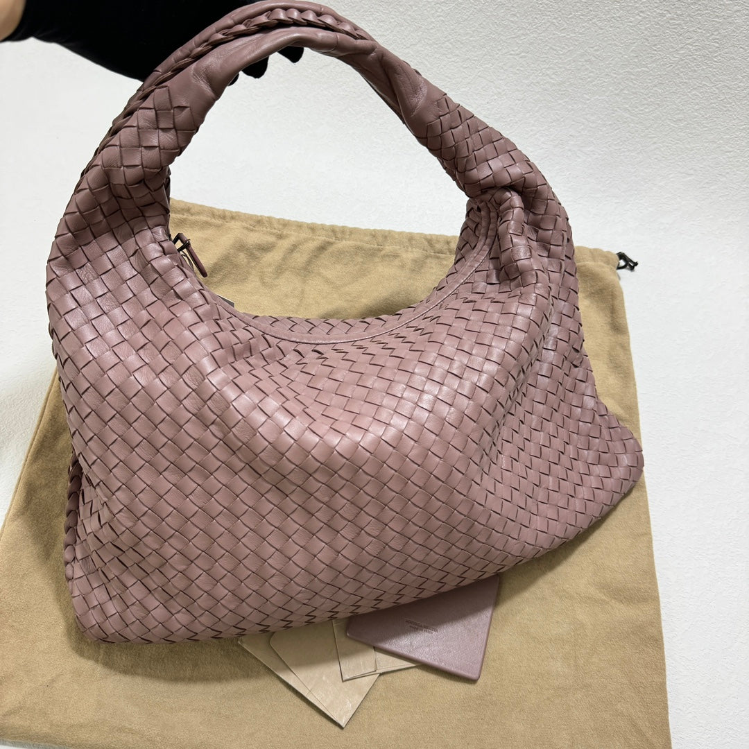 Bottega Veneta Veneta Leather Hobo Large Nude Dirty Pink 47cm Never Worn