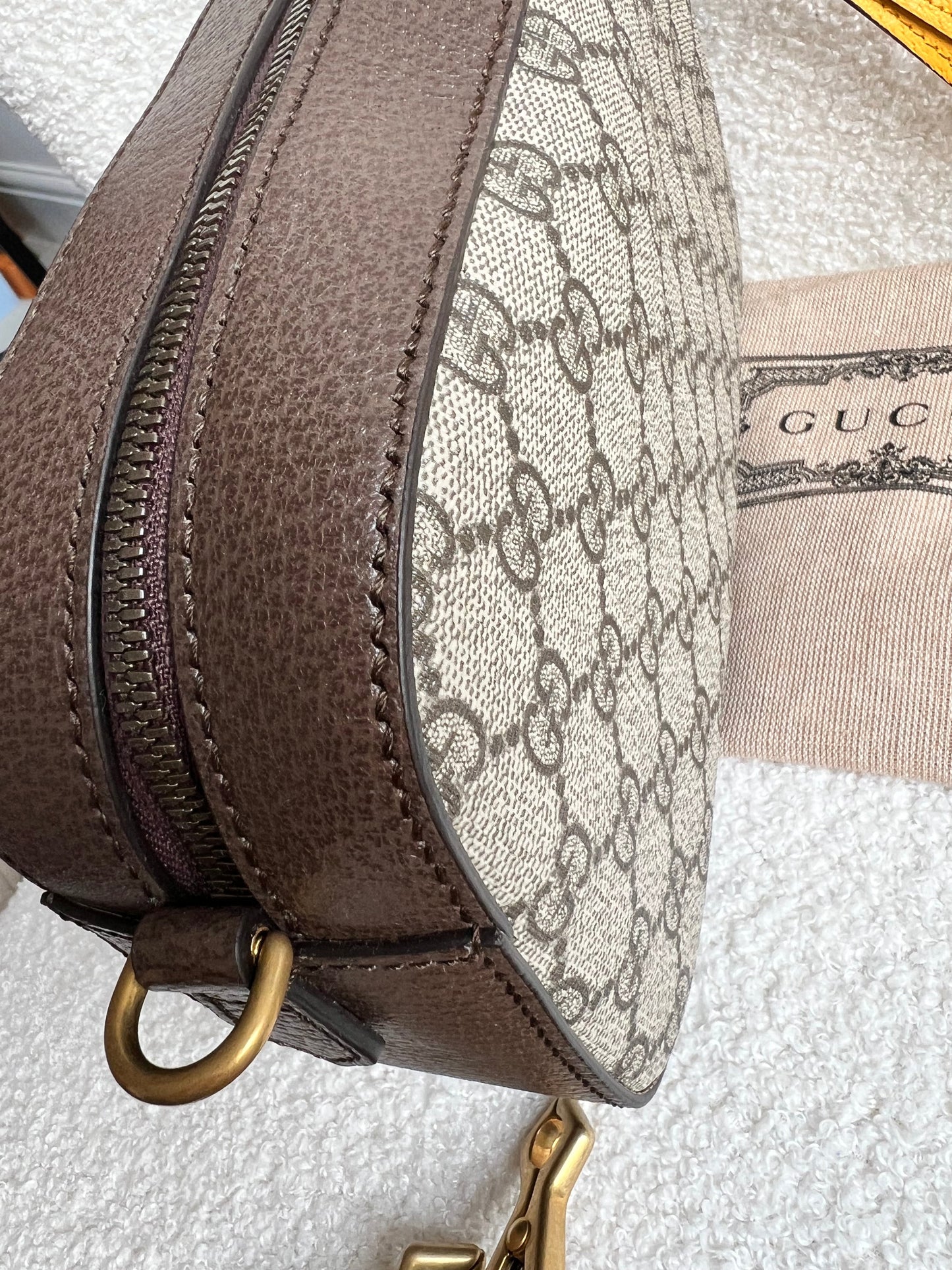 Gucci Neo  GG Supreme Messenger Bag (RRP £1310)