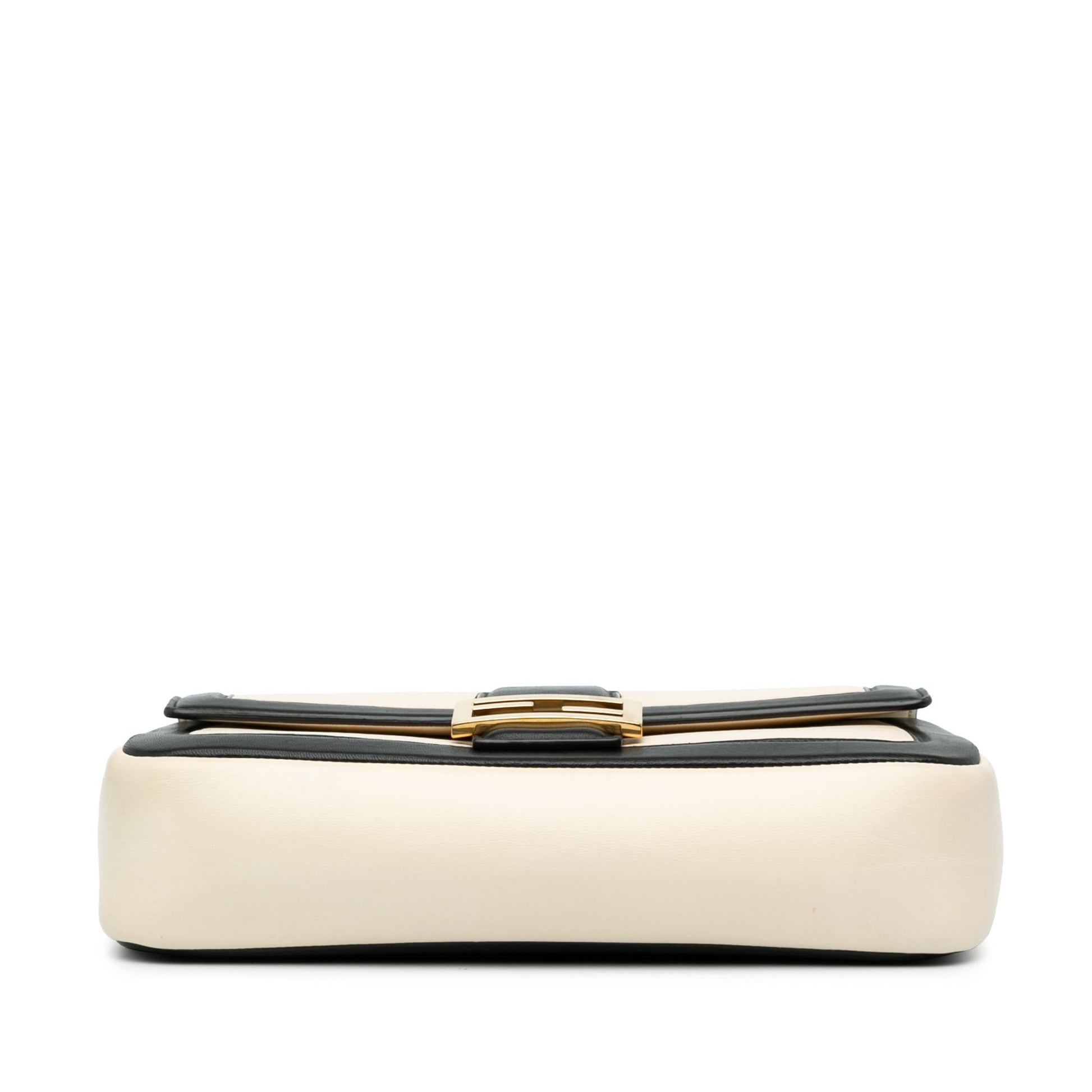 Fendi Bicolor Leather Chain Midi Baguette (SHG-dW85u0)