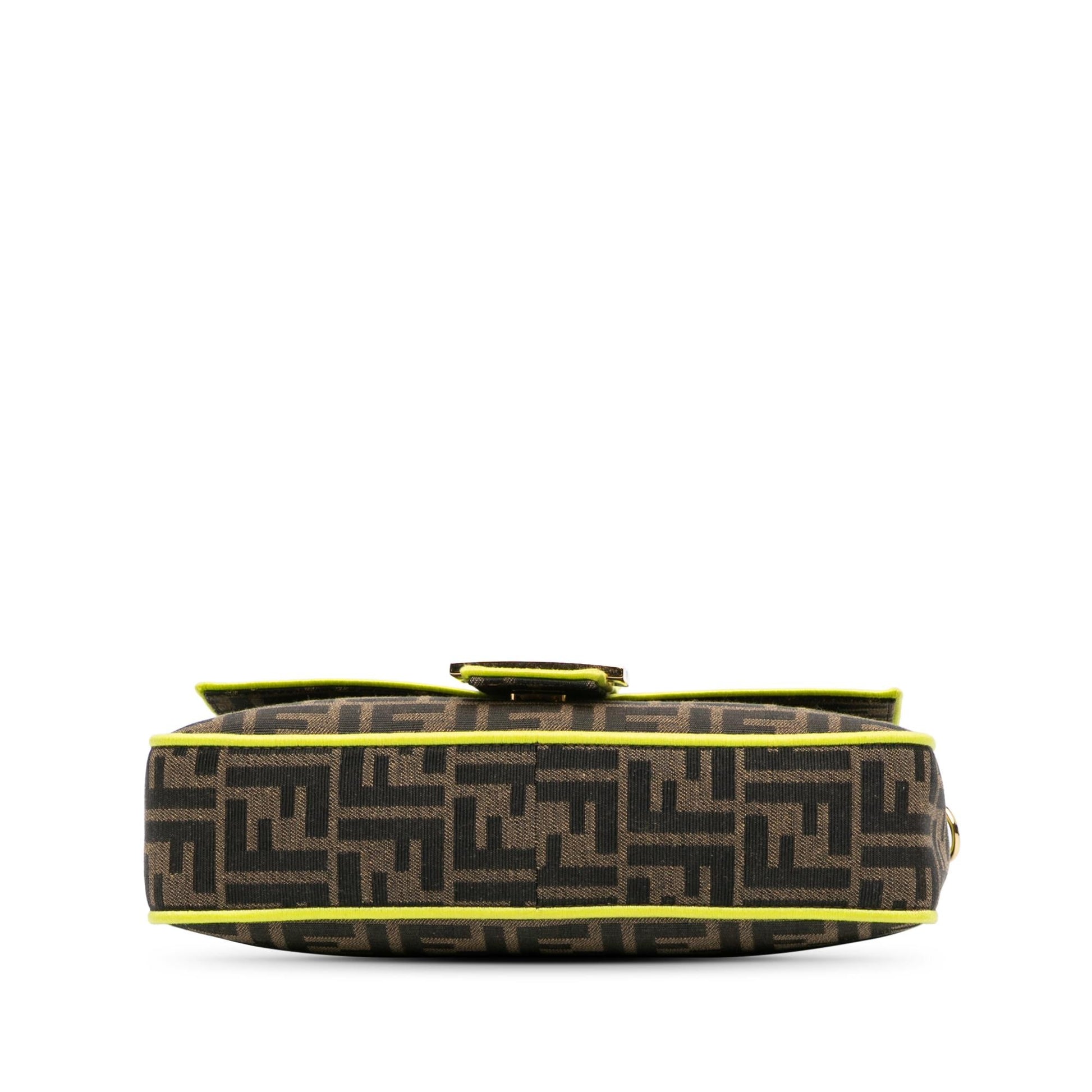 Fendi Leopard Print Canvas Shoulder Bag (SHG-mAVci8)