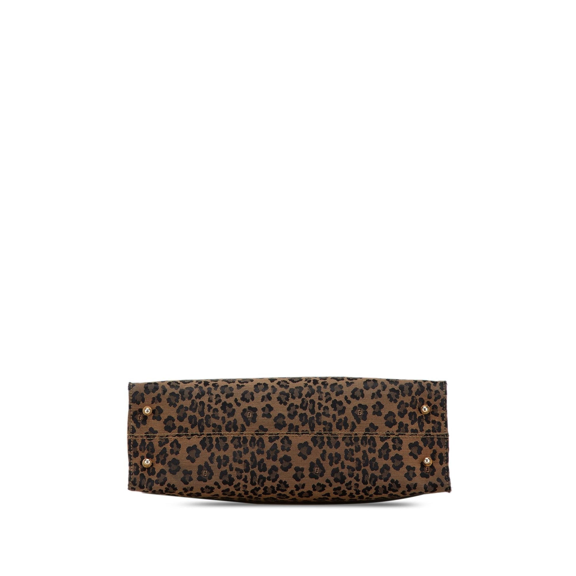 Fendi Leopard Print Canvas Tote (SHG-dcrZfo)