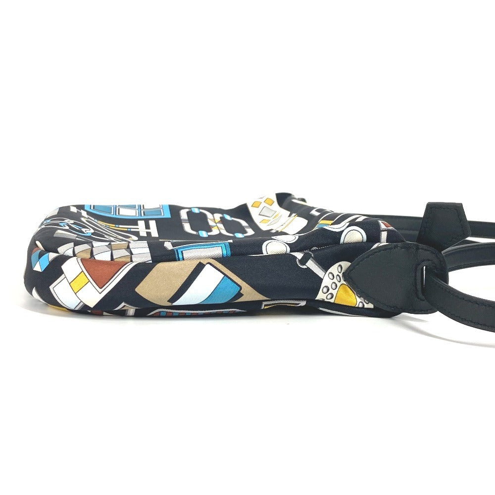 HERMES Shoulder Bag Silk, Swift black CARREENBOUCLESSURSOIETOGO Sursoie Togo Women