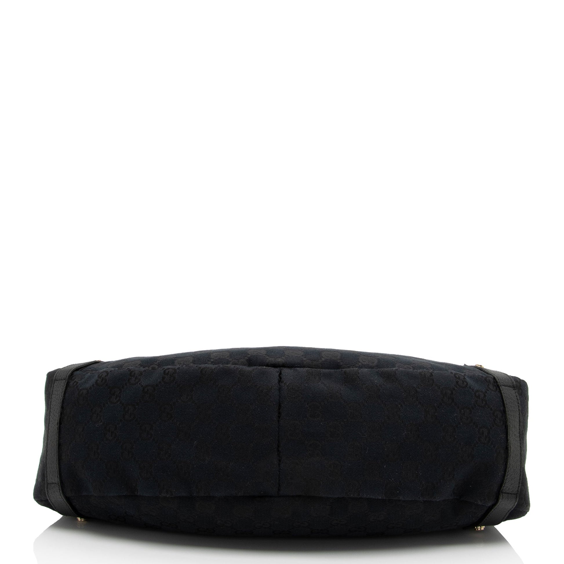 Gucci GG Canvas Abbey Medium Shoulder Bag (SHF-ZLaHNZ)