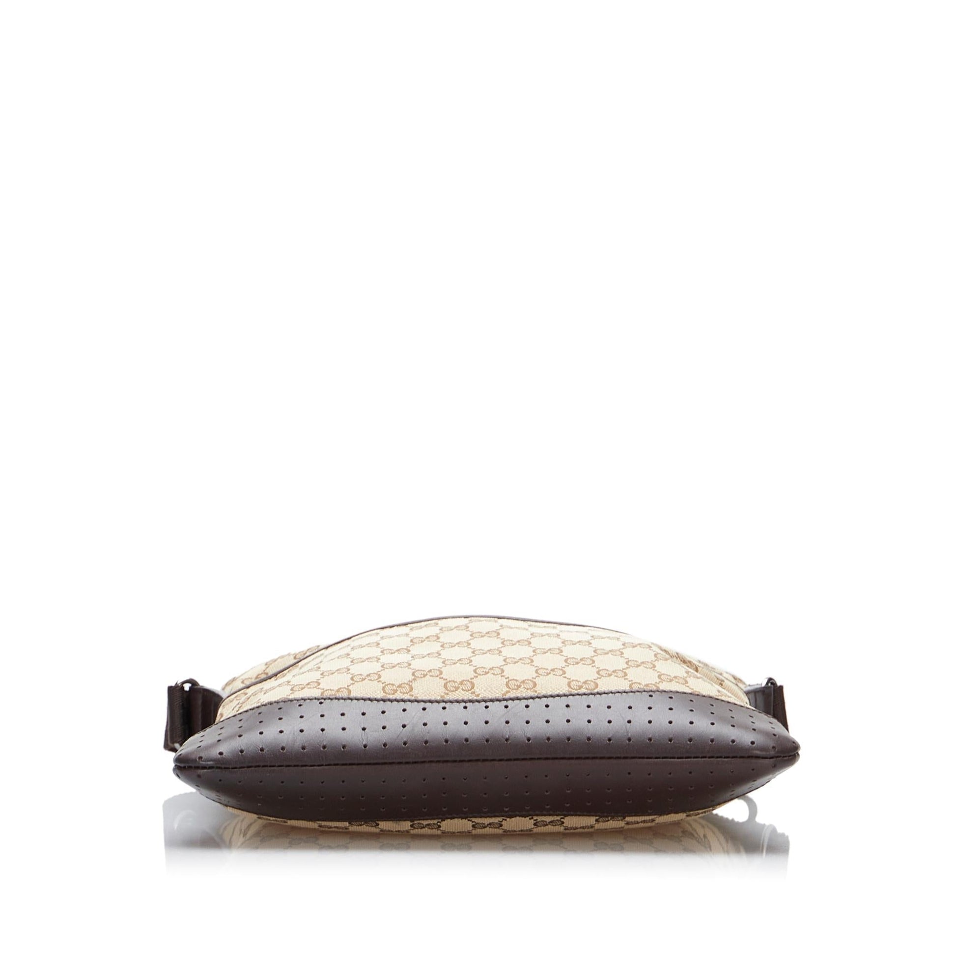 Gucci GG Canvas Crossbody Bag (SHG-eJkvBa)