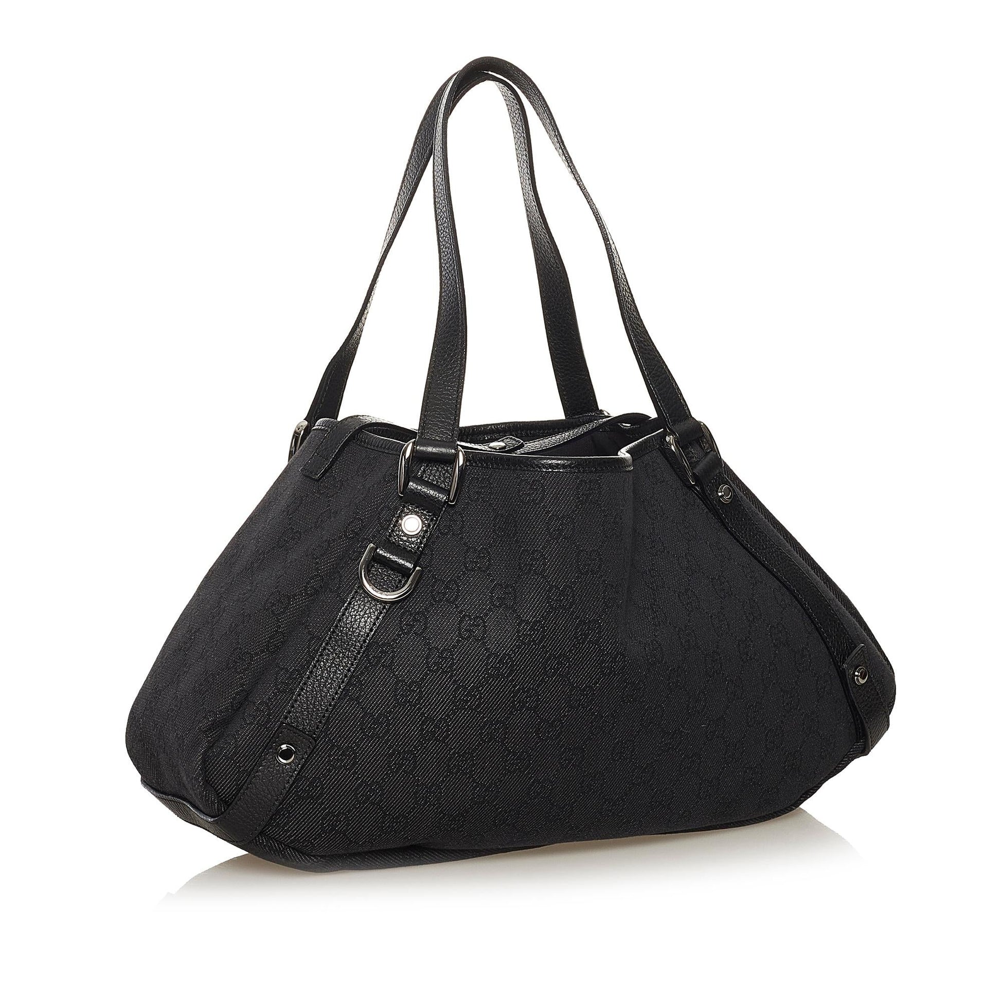 Gucci GG Canvas Pelham Shoulder Bag (SHG-34619)