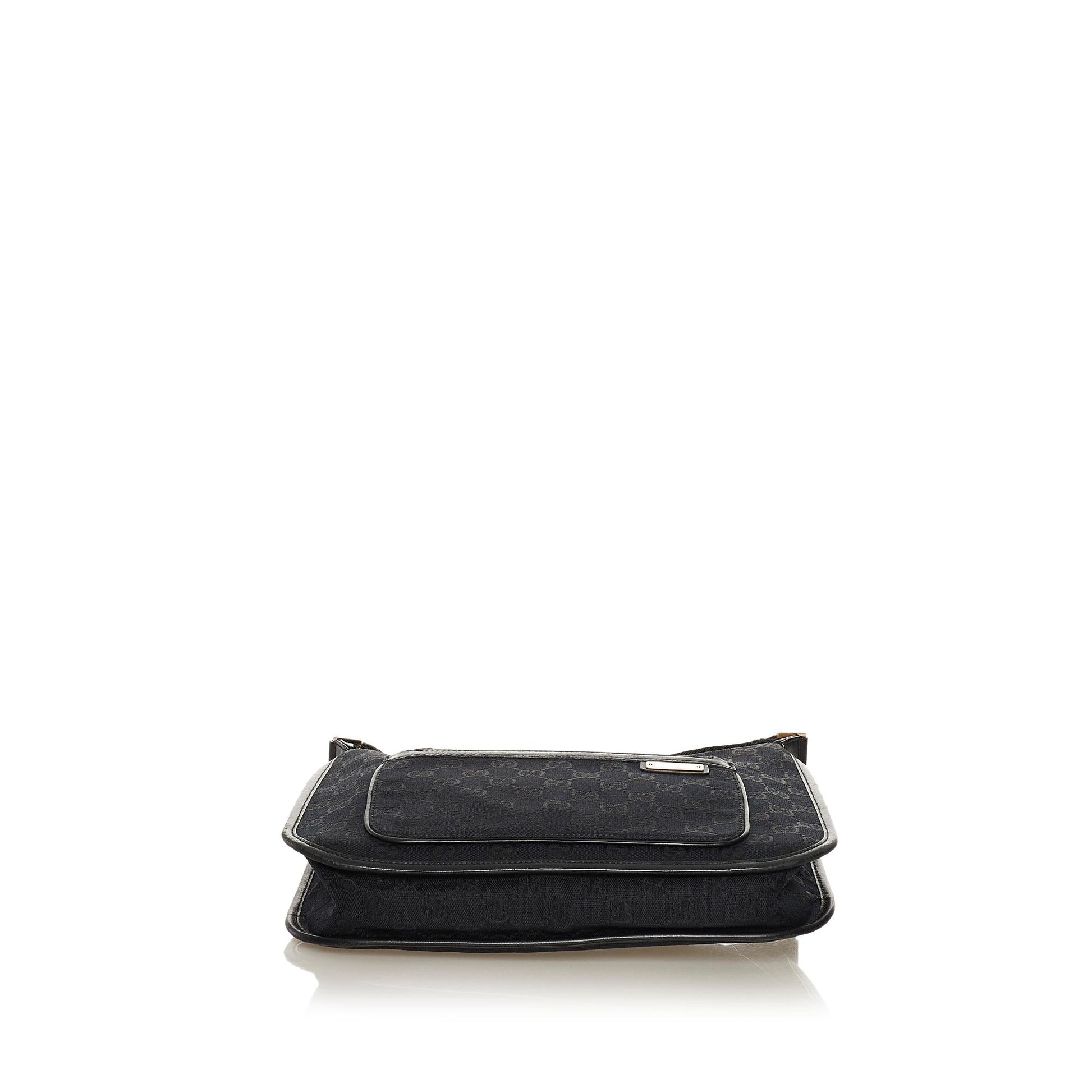 Gucci GG Canvas Shoulder Bag (SHG-34905)