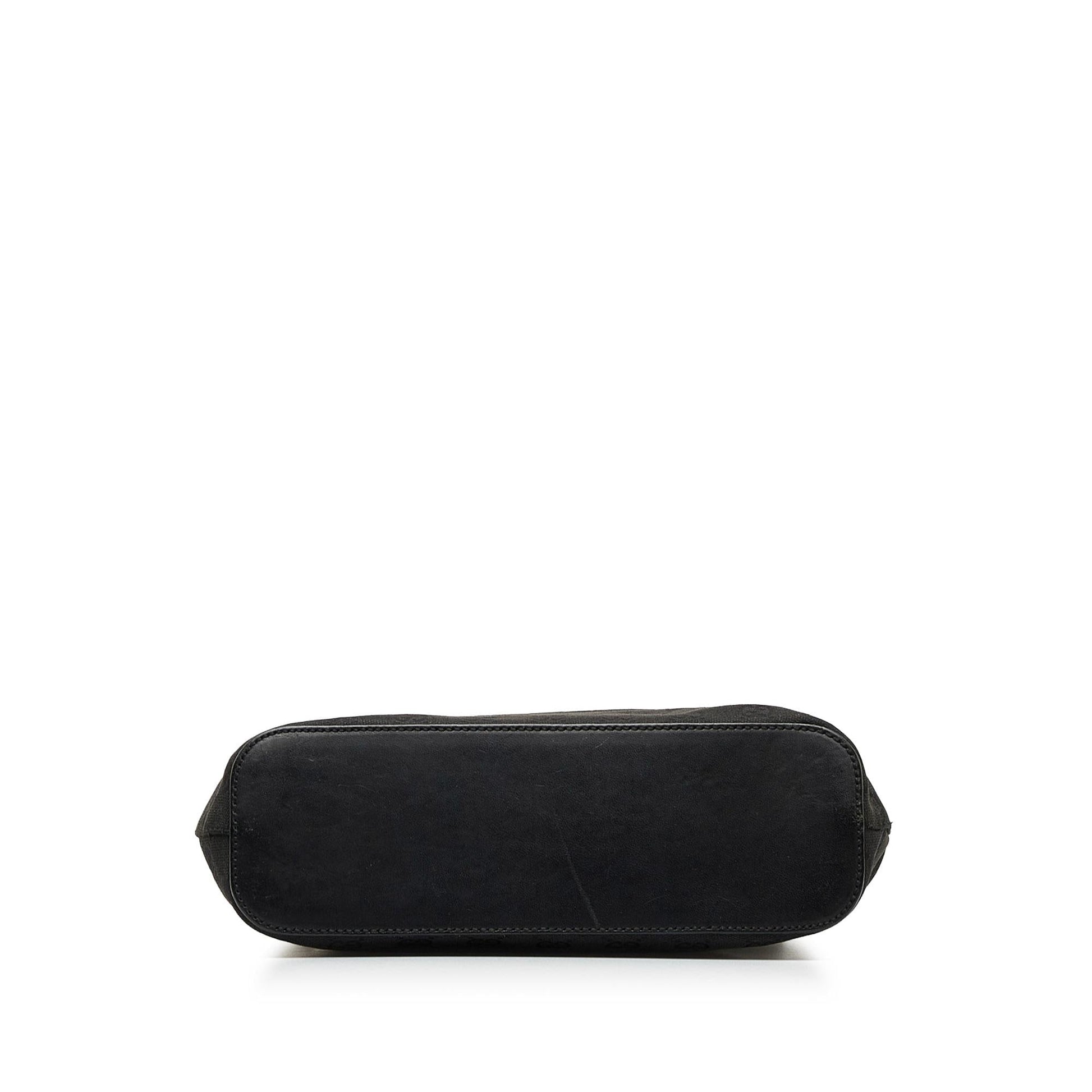 Gucci GG Canvas Shoulder Bag (SHG-ApAmIT)