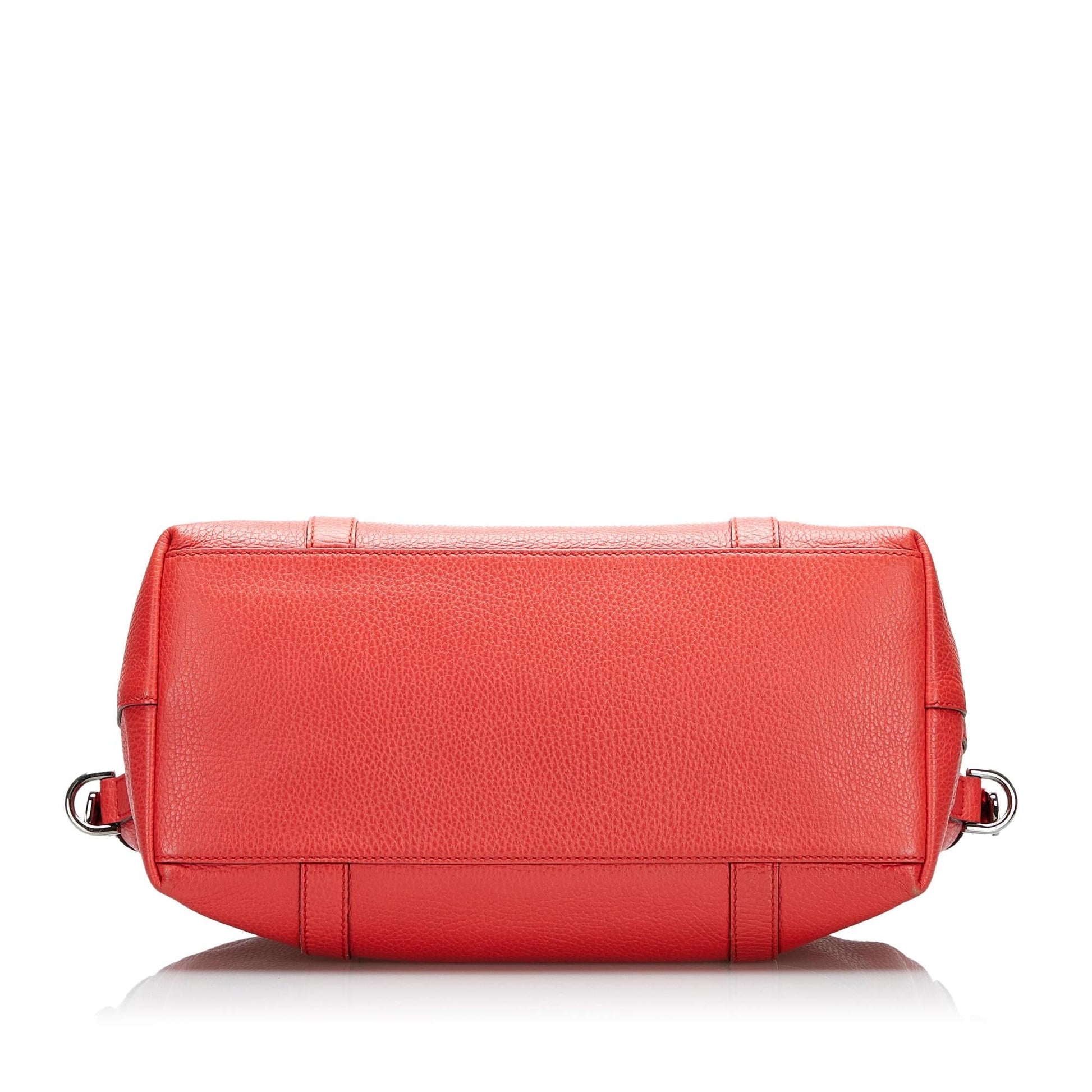 Gucci GG Charm Dome Leather Handbag (SHG-jqBZuV)