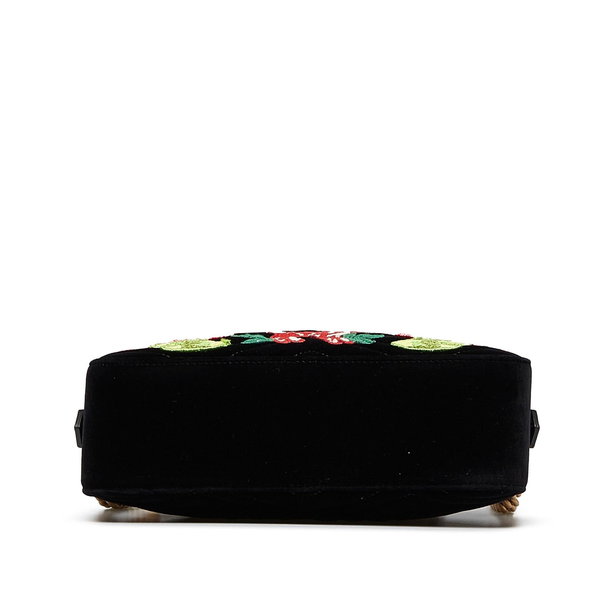 Gucci GG Marmont Velvet Crossbody (SHG-XEPO6u)