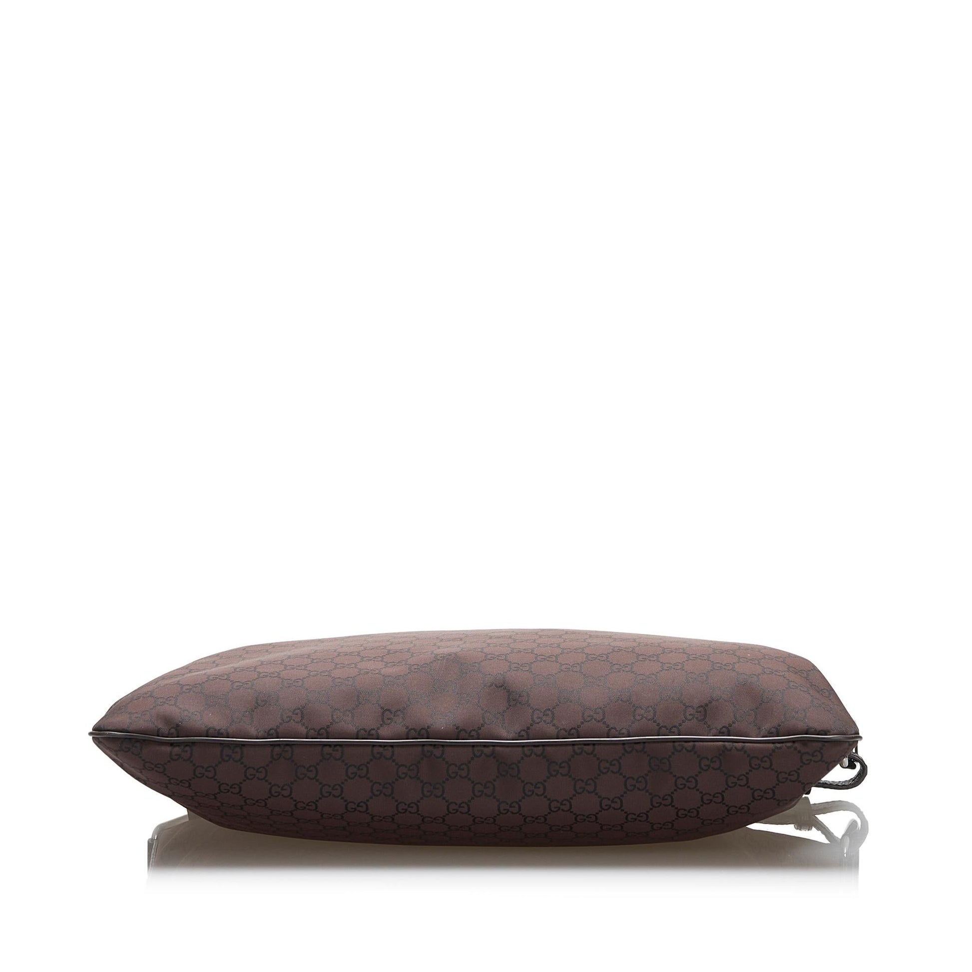 Gucci GG Nylon Crossbody Bag (SHG-36786)