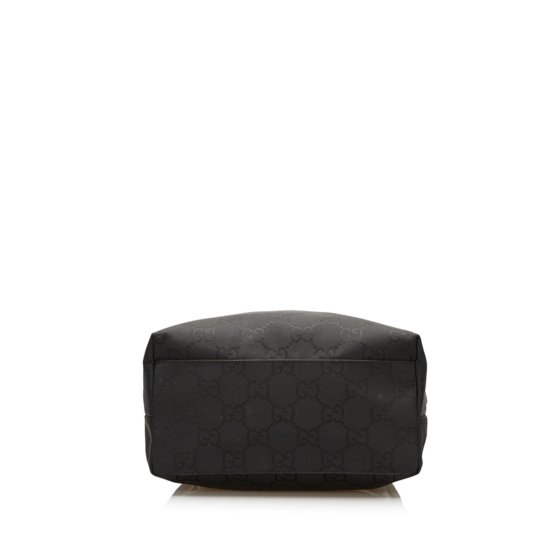 Gucci GG Nylon Shoulder Bag (SHG-35235)