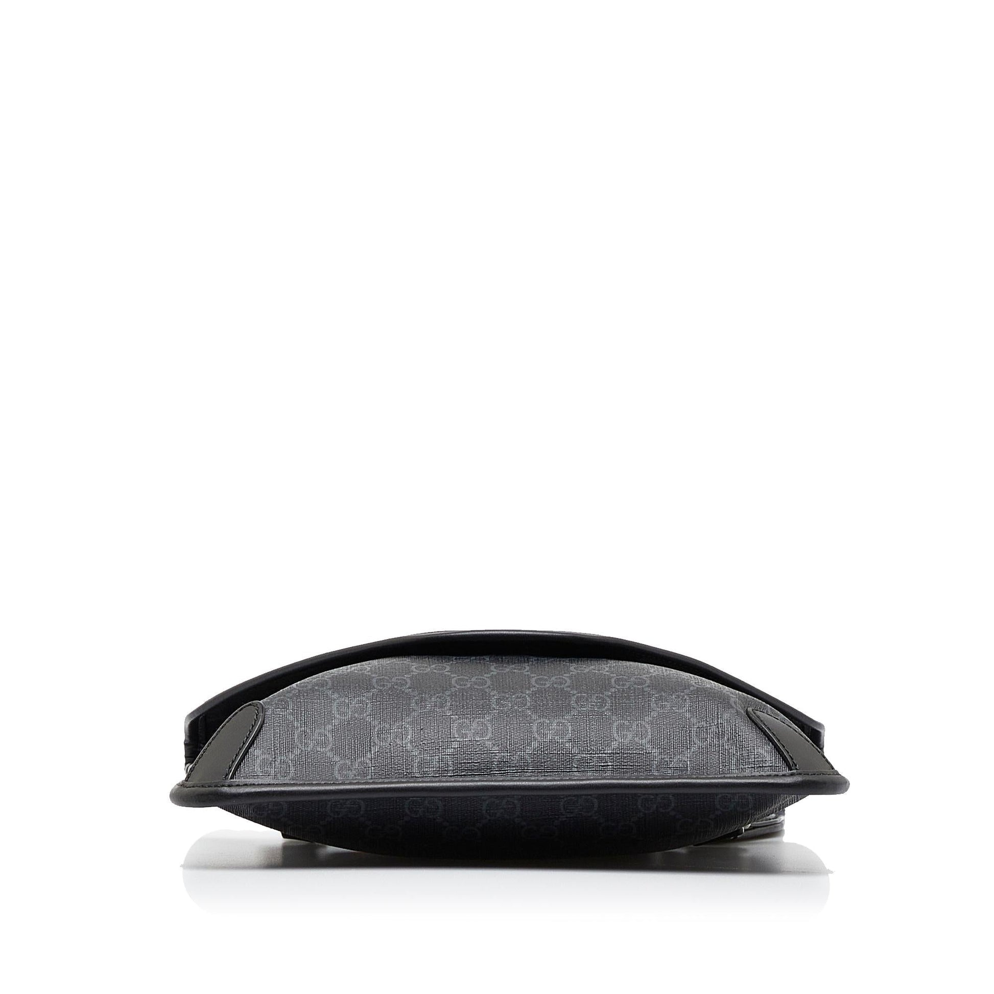 Gucci GG Supreme Envelope Web Crossbody Bag (SHG-)
