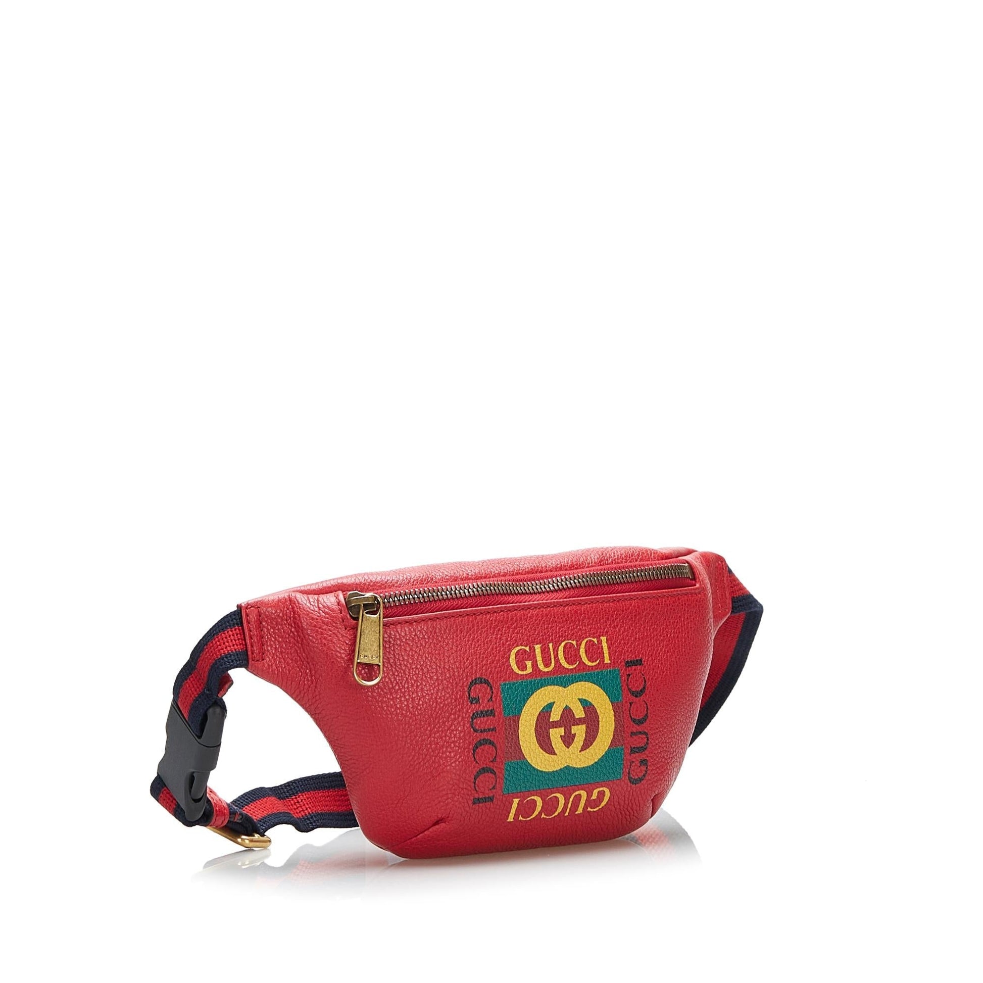 Gucci Logo Belt Bag (SHG-nYytnh)