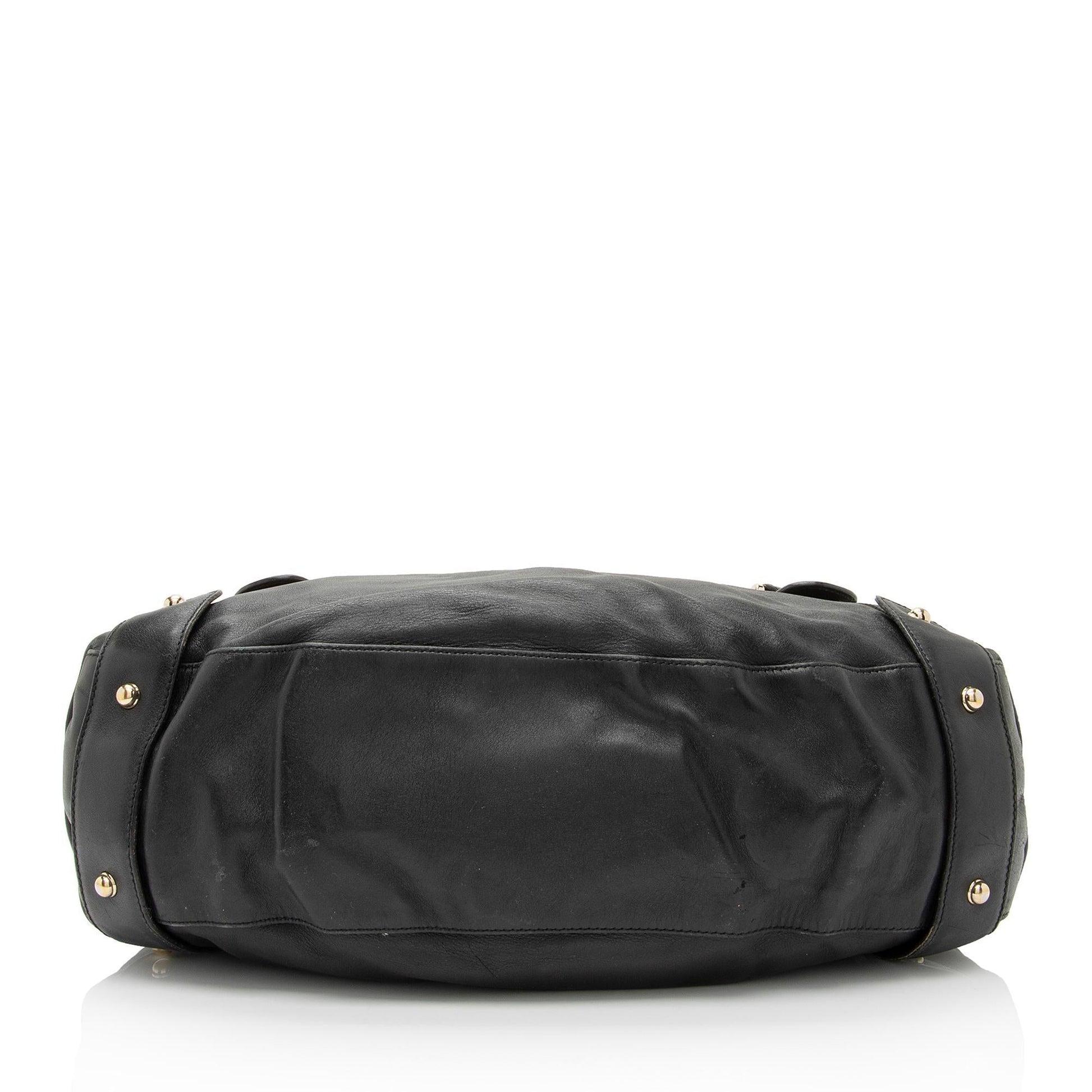 Gucci Leather Pelham Medium Shoulder Bag (SHF-JJlaoH)