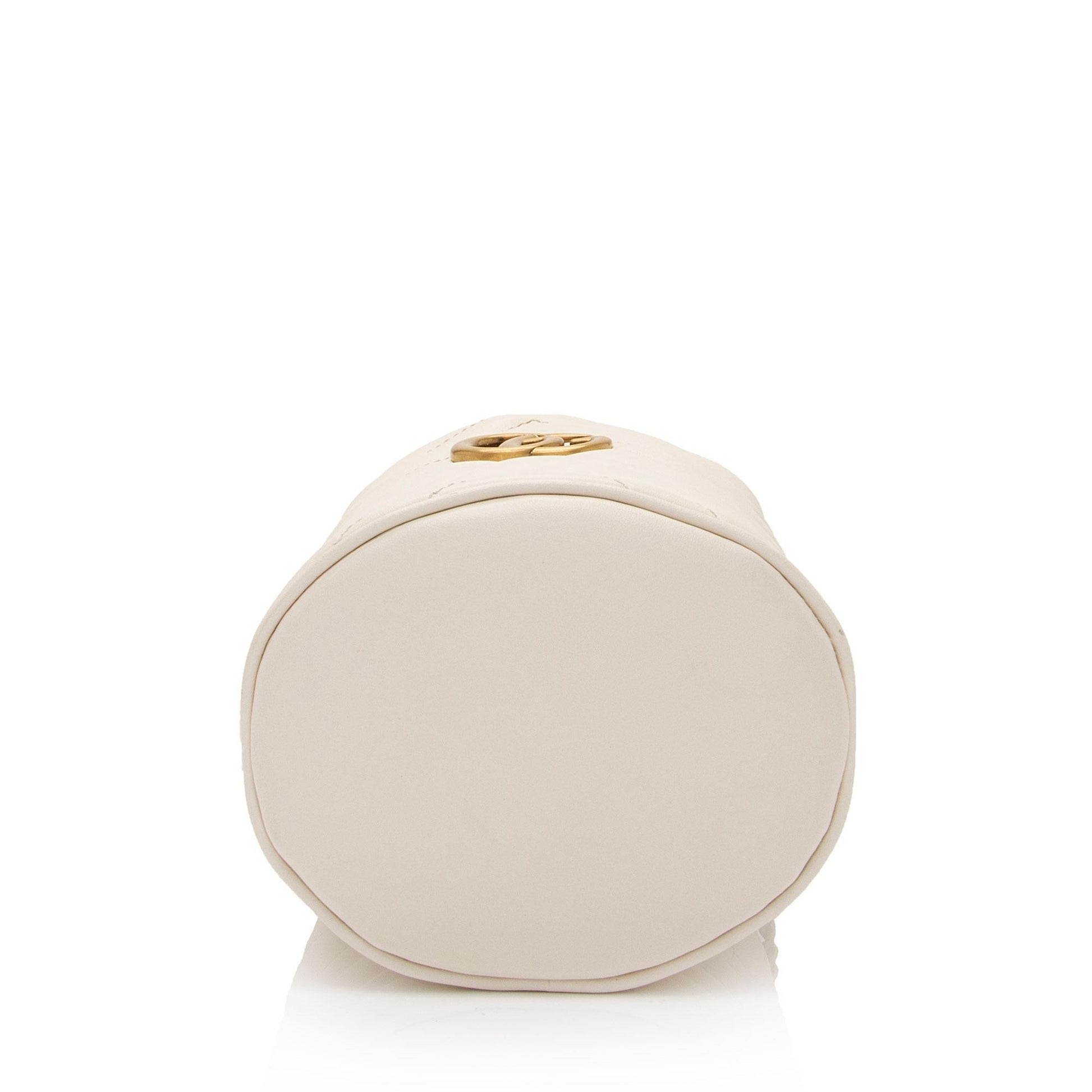 Gucci Matelasse Leather GG Marmont Mini Bucket Bag (SHF-)