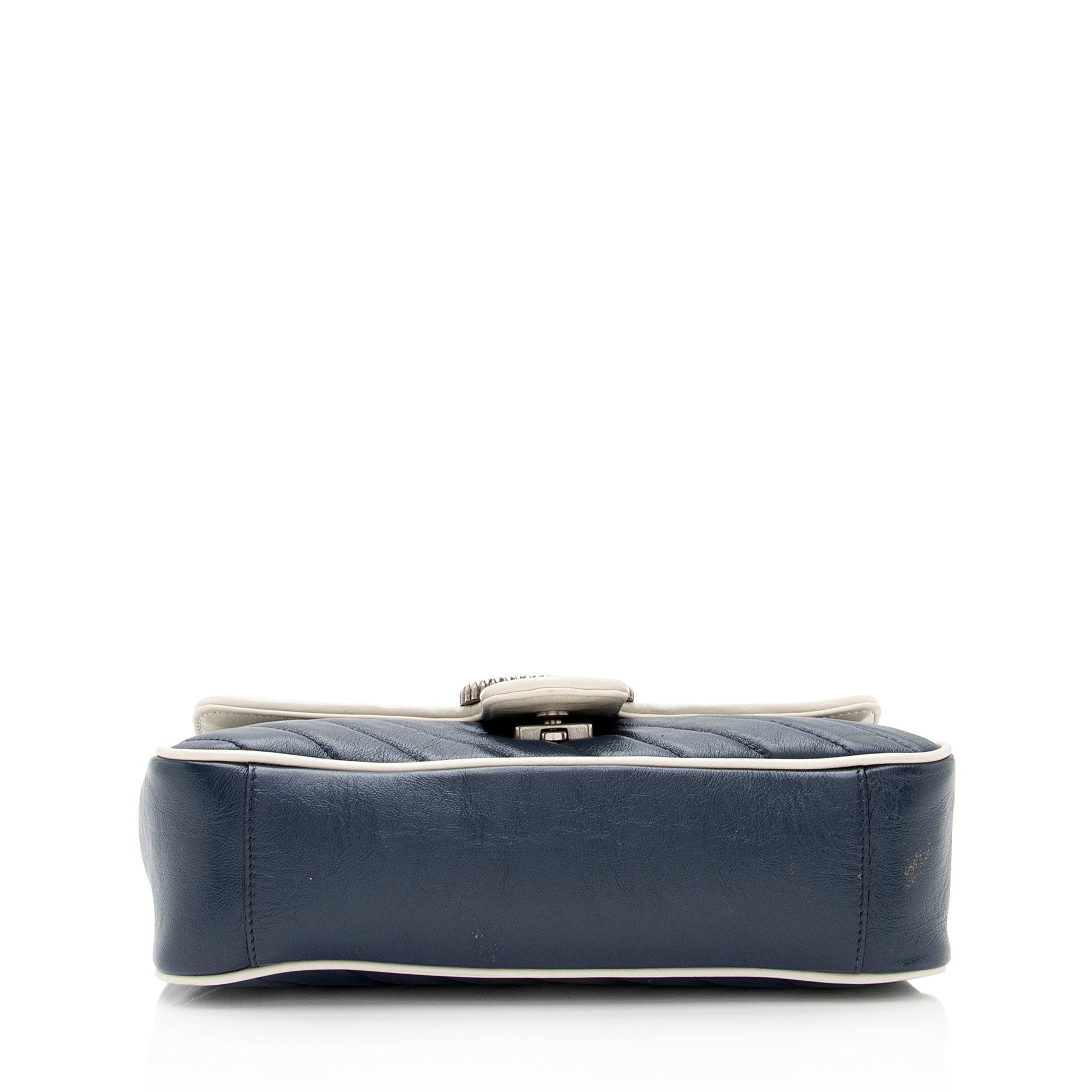 Gucci Matelasse Leather Torchon GG Marmont Small Flap Bag (SHF-V987rt)