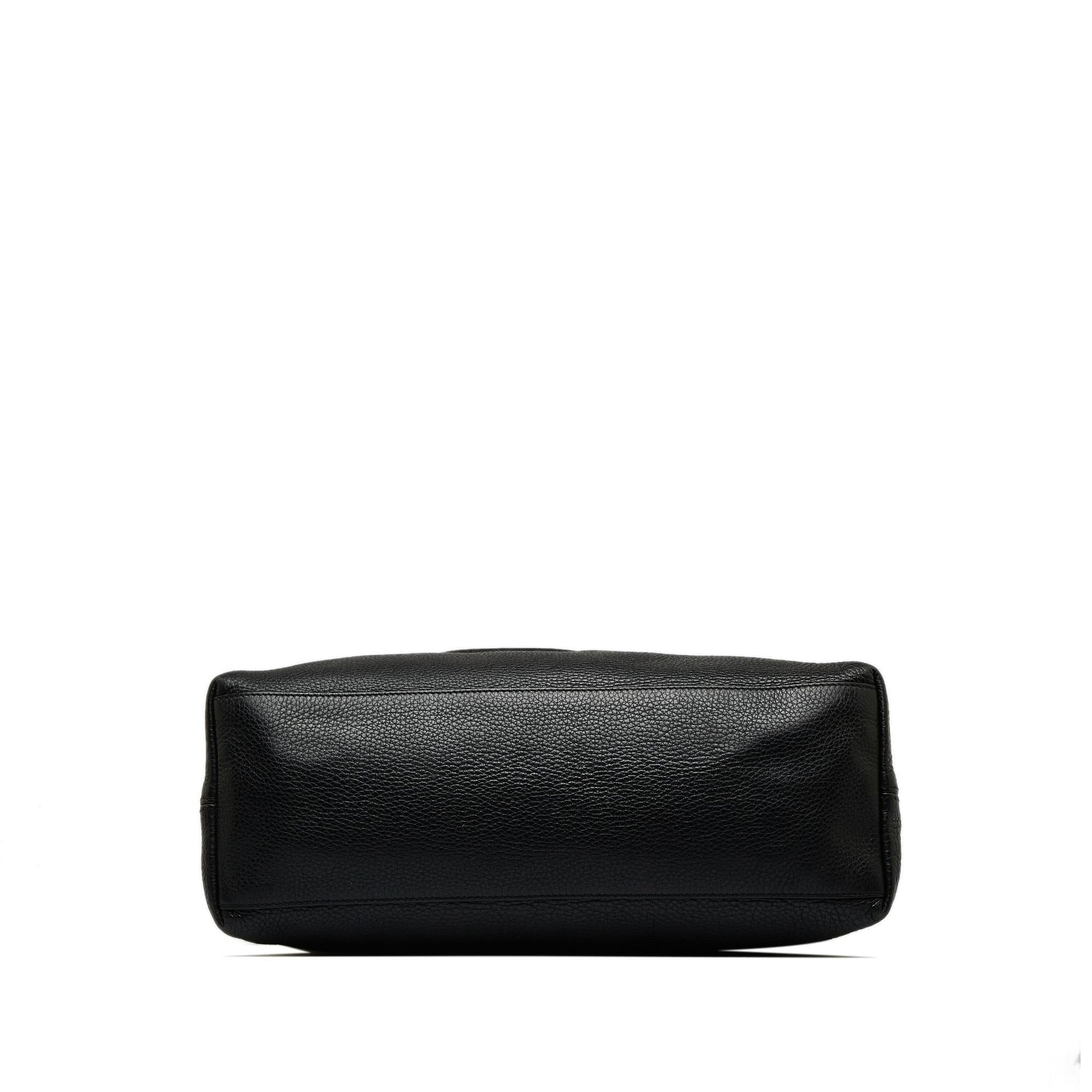 Gucci Medium Soho Chain Tote (SHG-vaekVp)