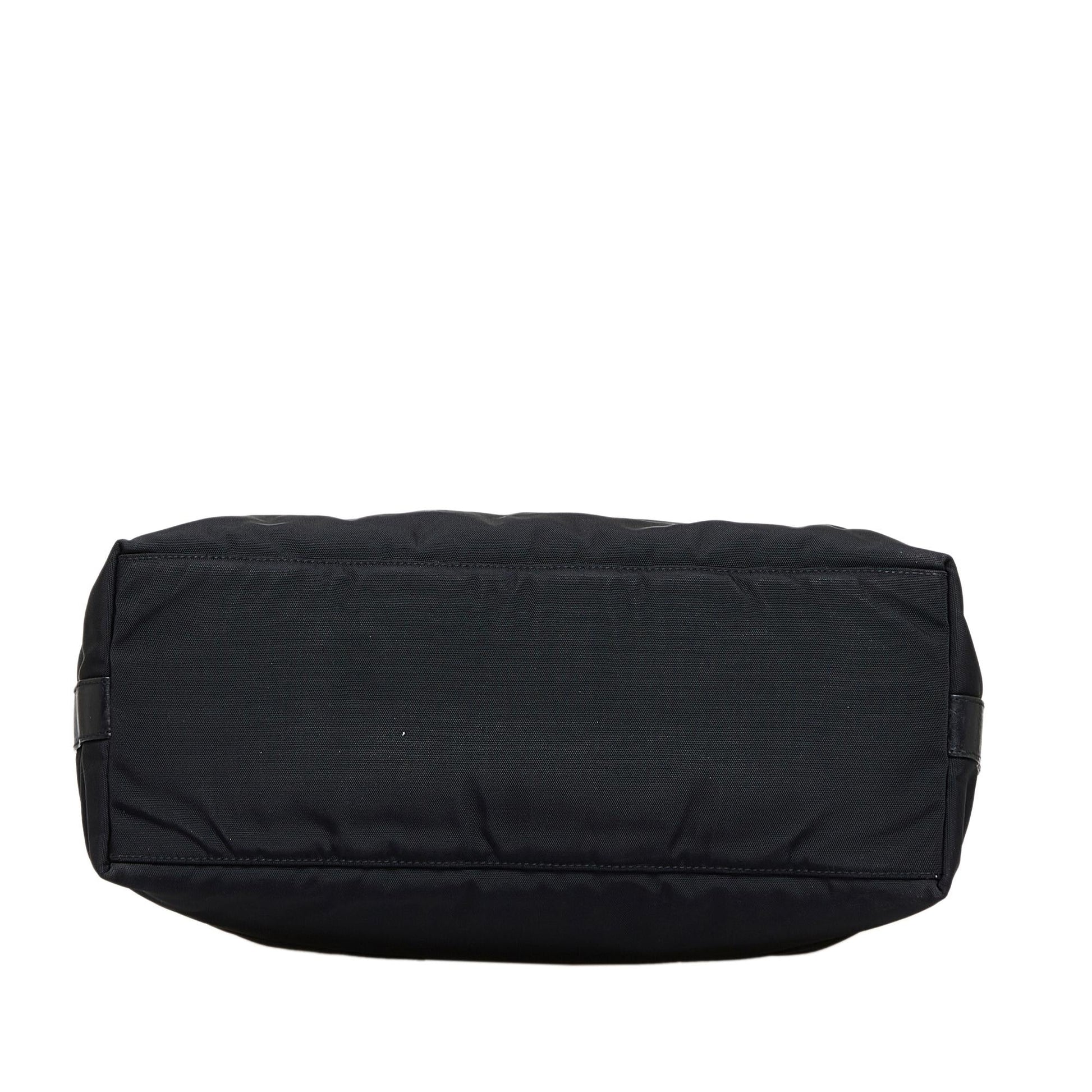 Gucci Nylon Shoulder Bag (SHG-yZTMlV)