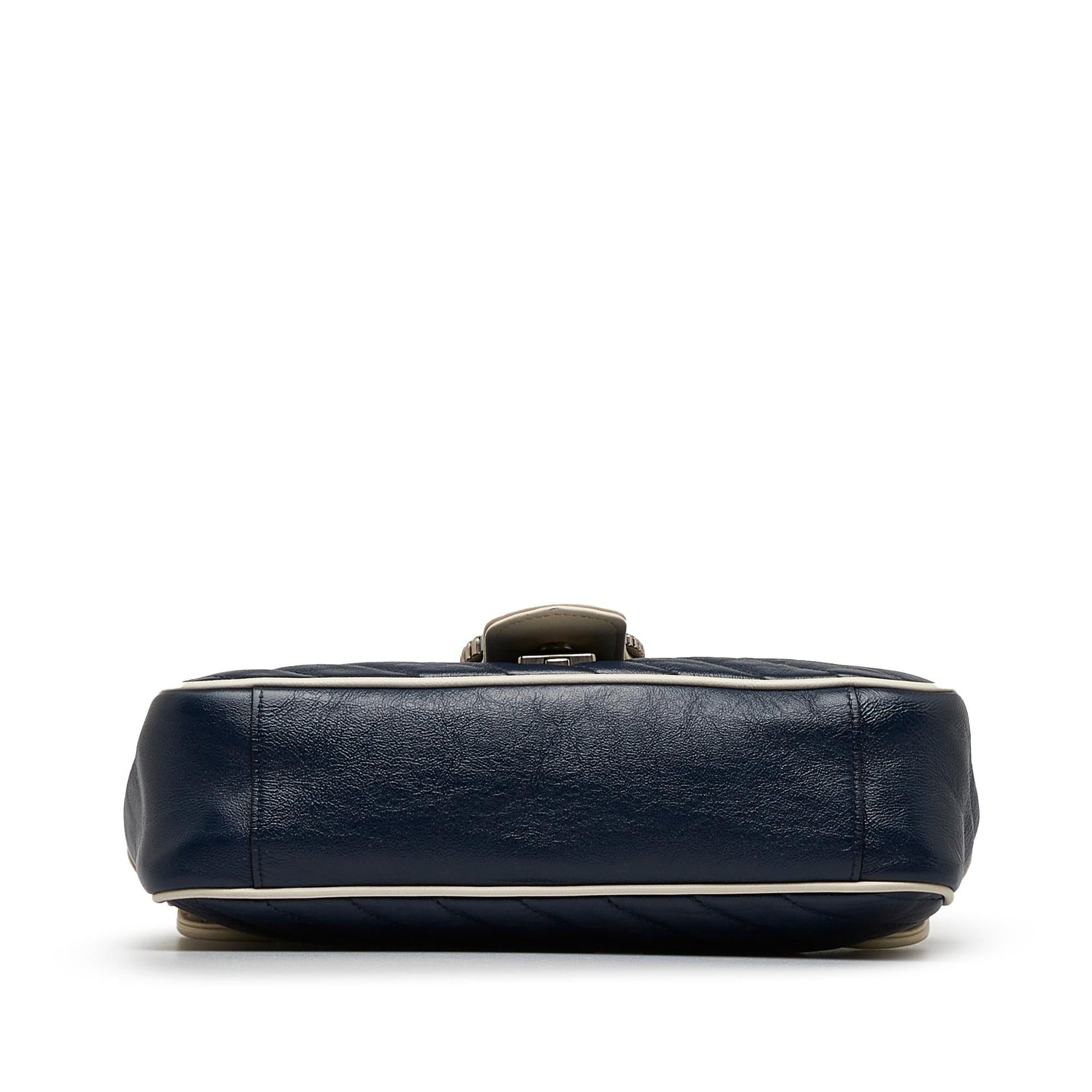 Gucci Small GG Marmont Matelasse Crossbody Bag (SHG-gXACgT)