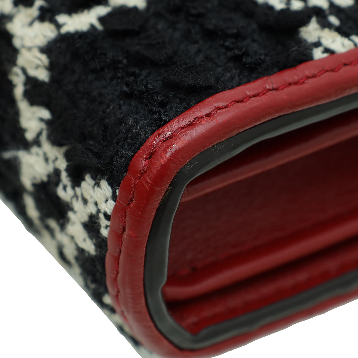Gucci Chain Leather Shoulder Bag