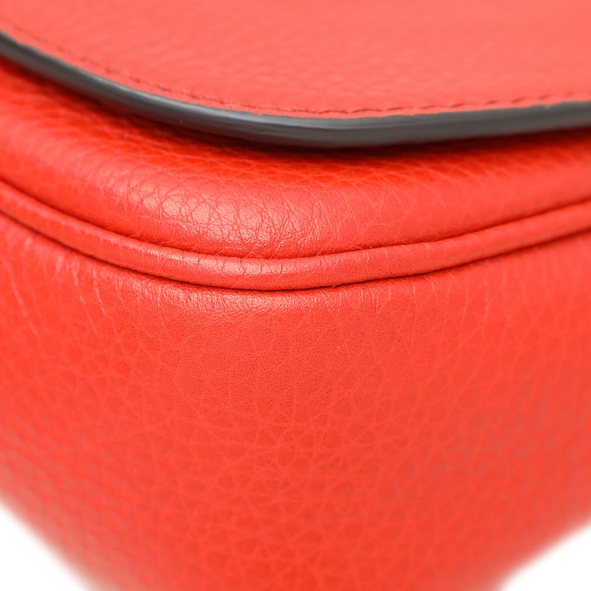 Gucci Chain Leather Shoulder Bag