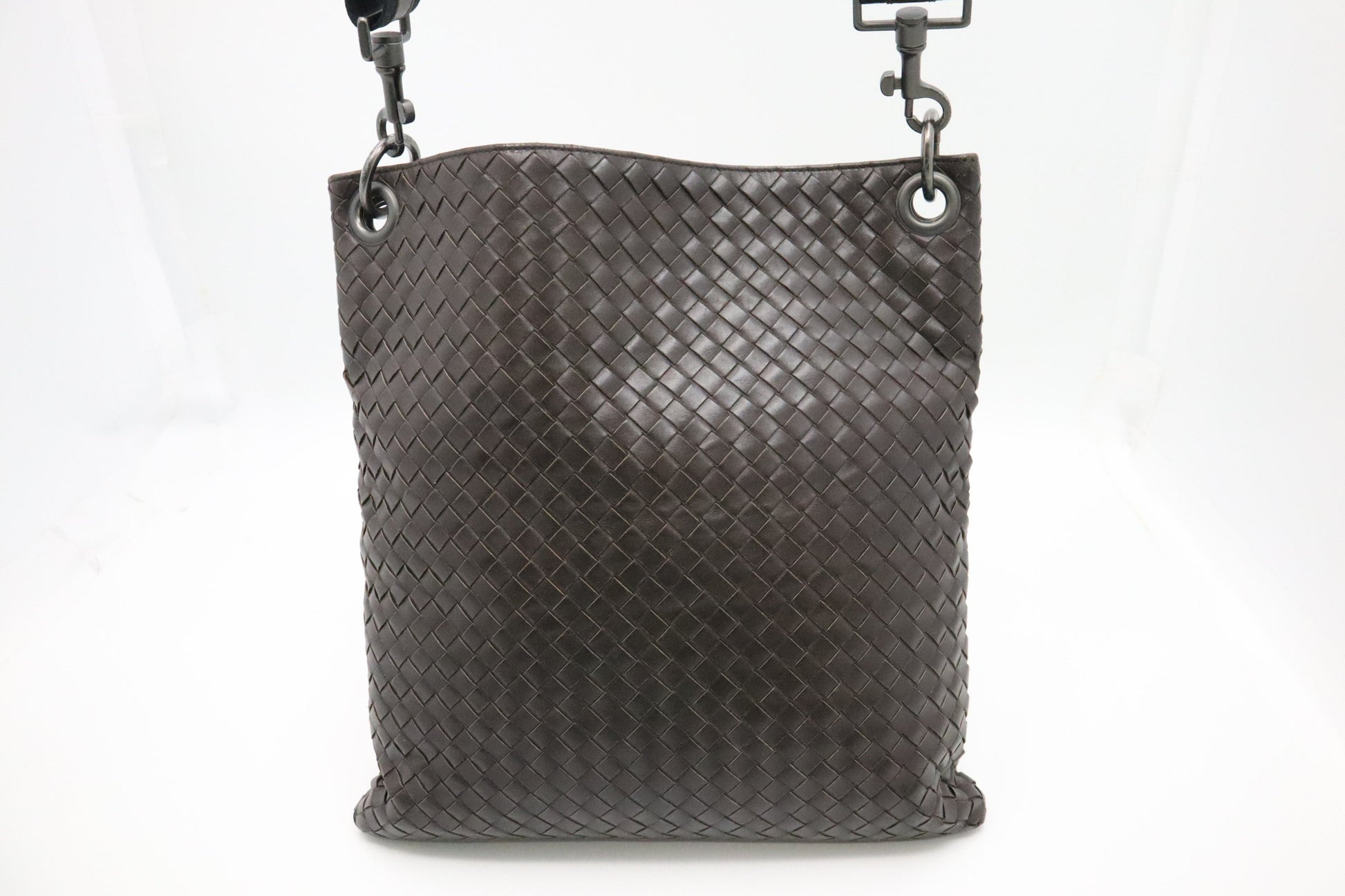 Bottega Veneta Crossbody in Dark Brown Intrecciato Leather
