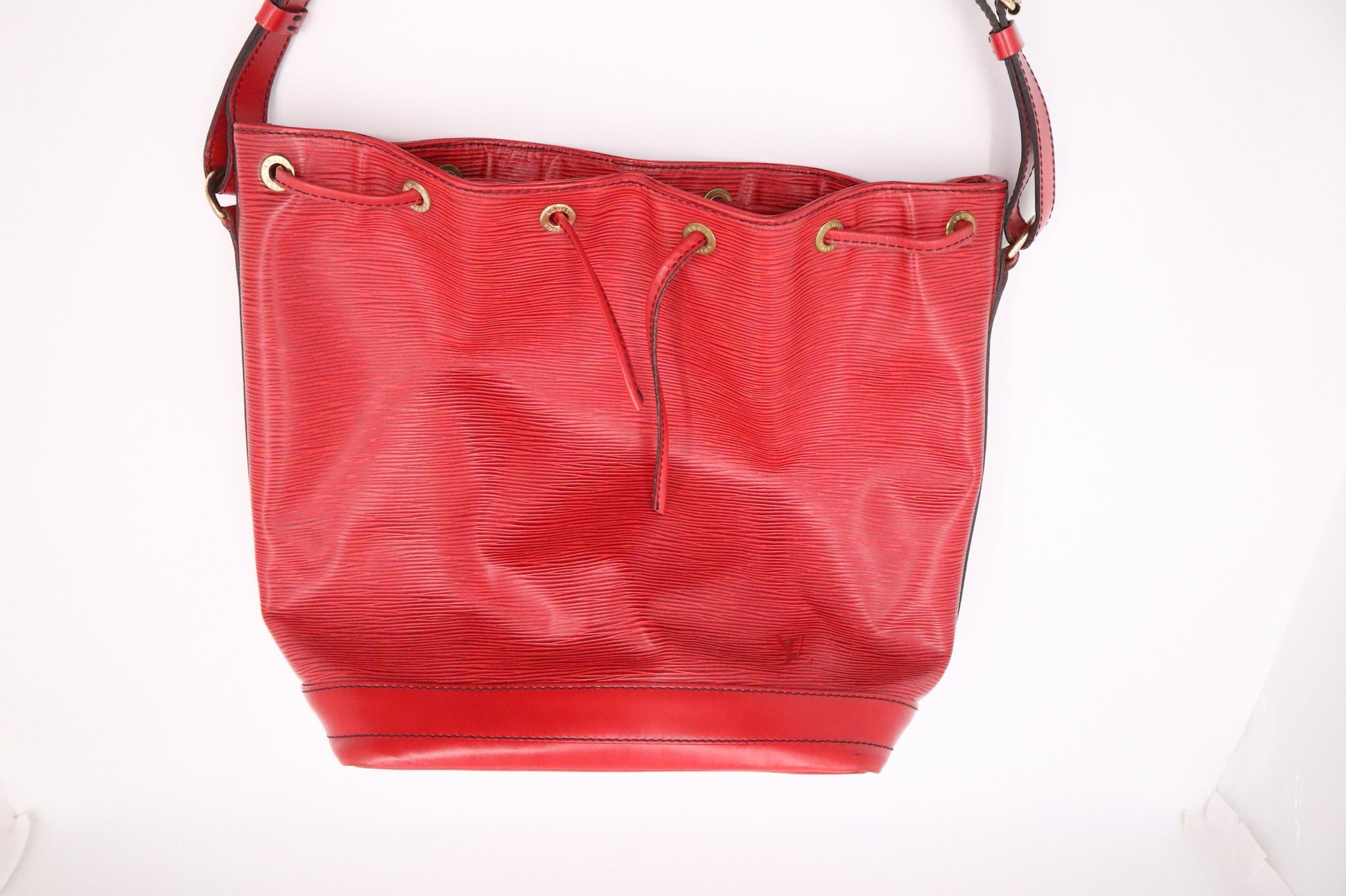 Louis Vuitton Noe in Red Epi Leather