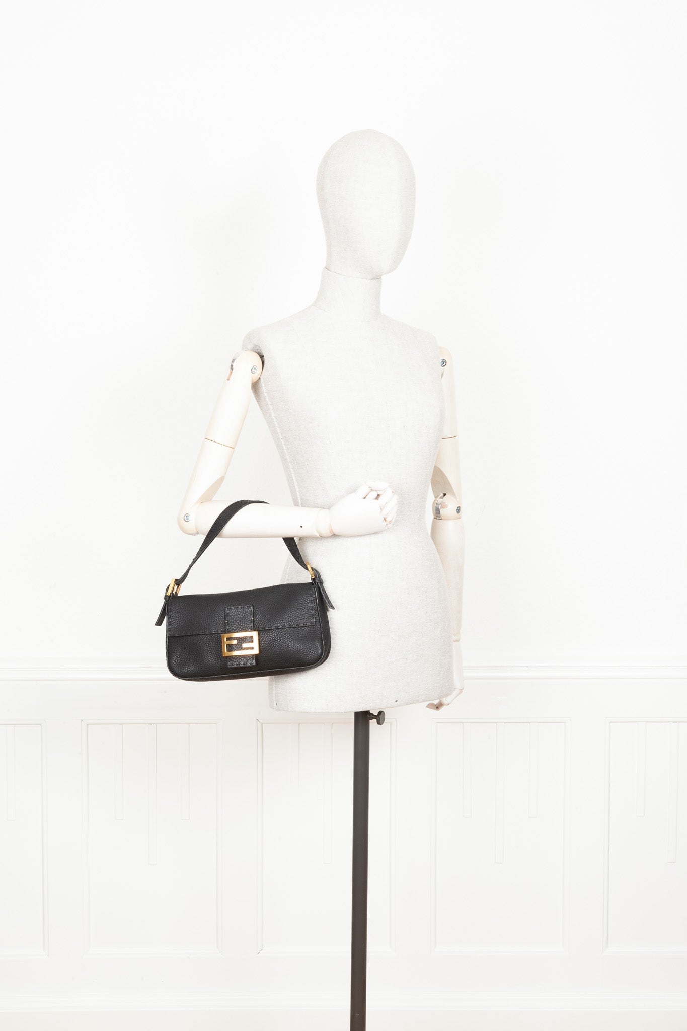 FENDI Baguette Bag Black