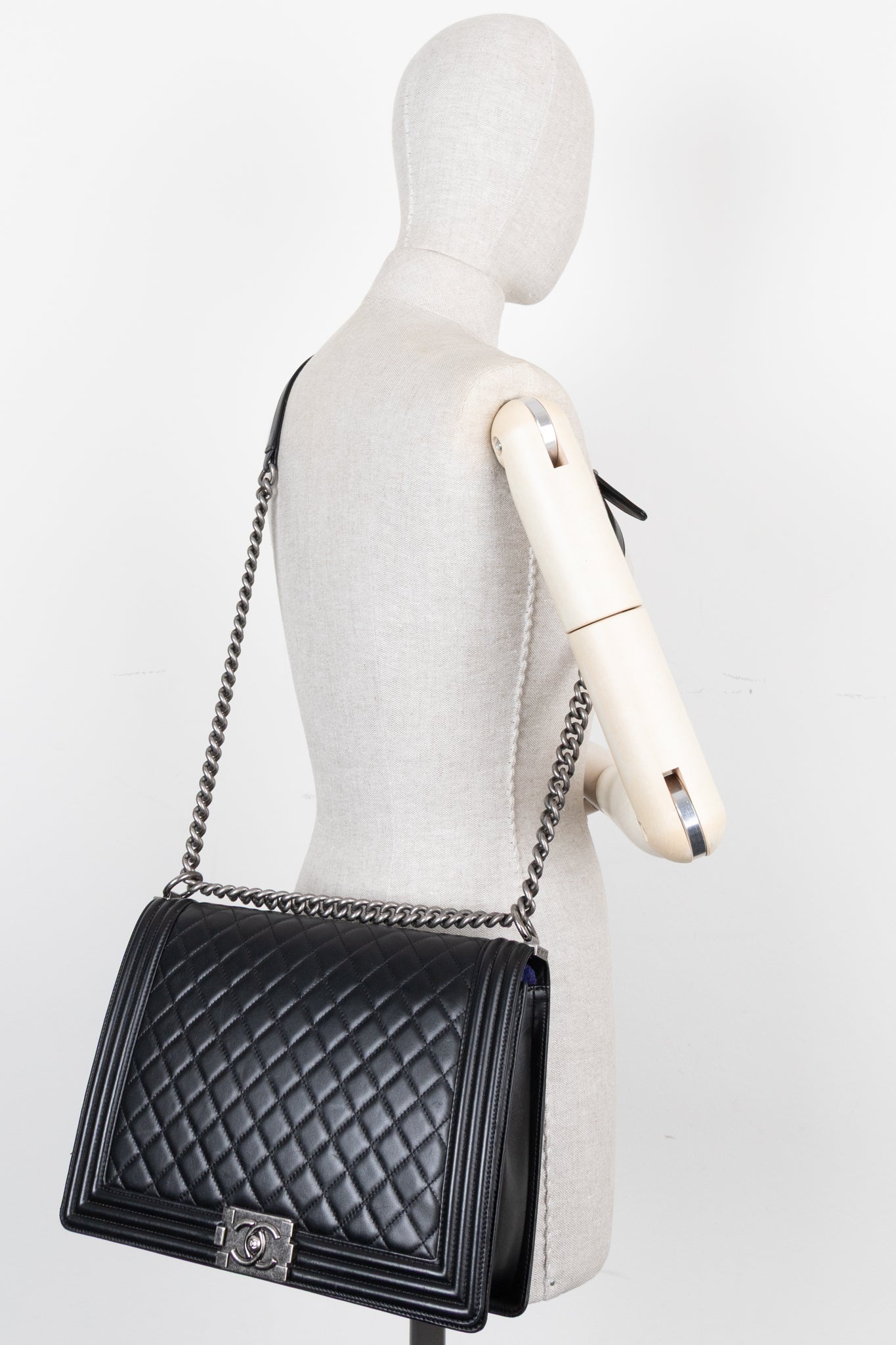CHANEL Boy Bag Large Black