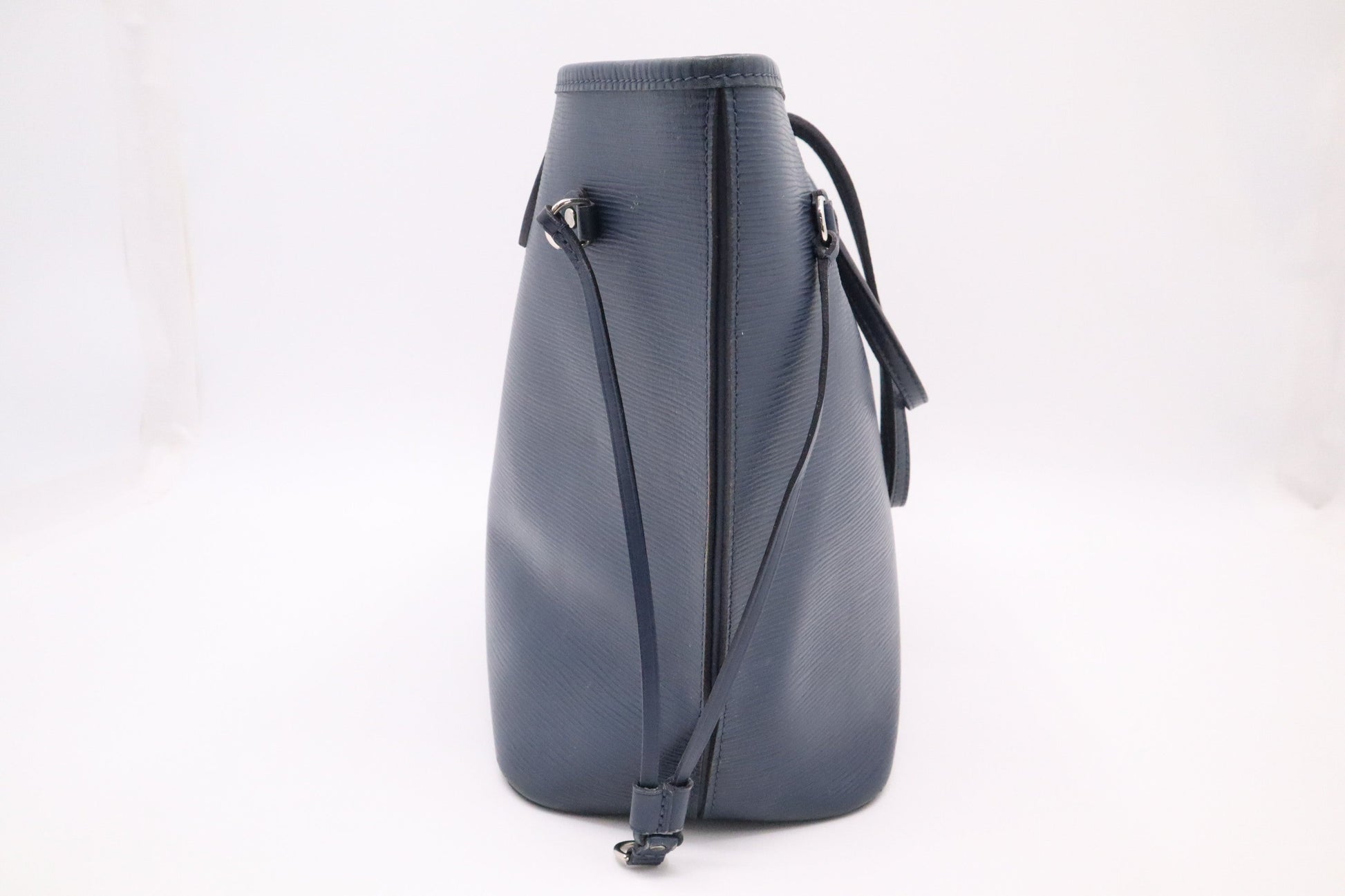 Louis Vuitton Neverfull MM in Blue Epi Leather