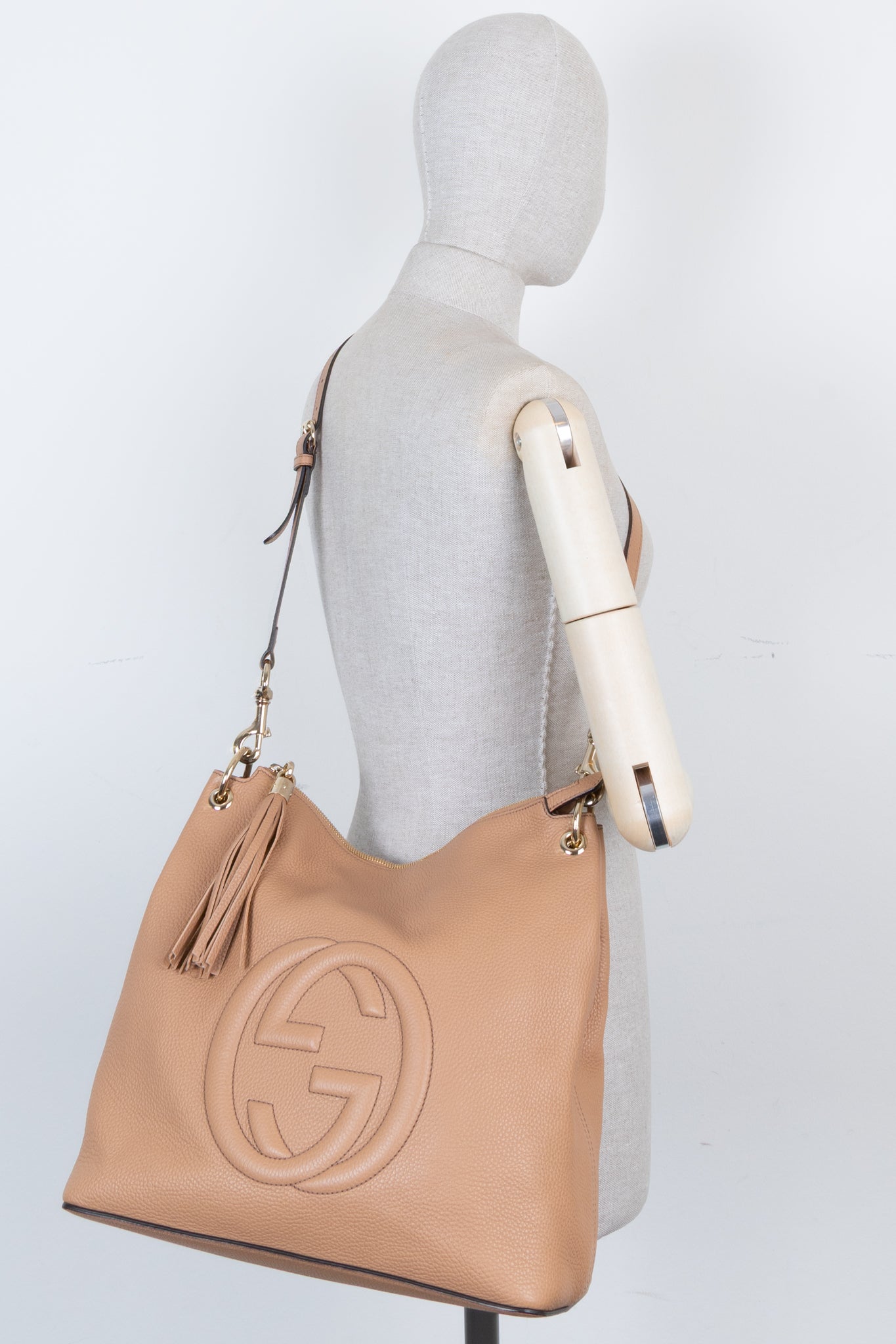 GUCCI Soho Tassel Hobo Bag Beige