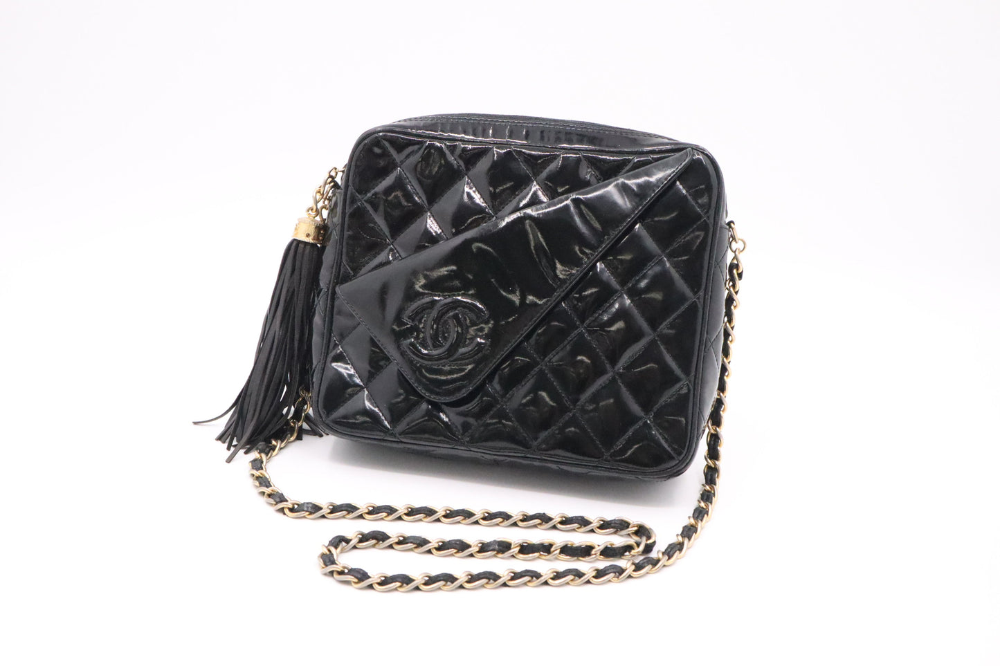 Chanel Shoulder Bag in Black Patent Leather