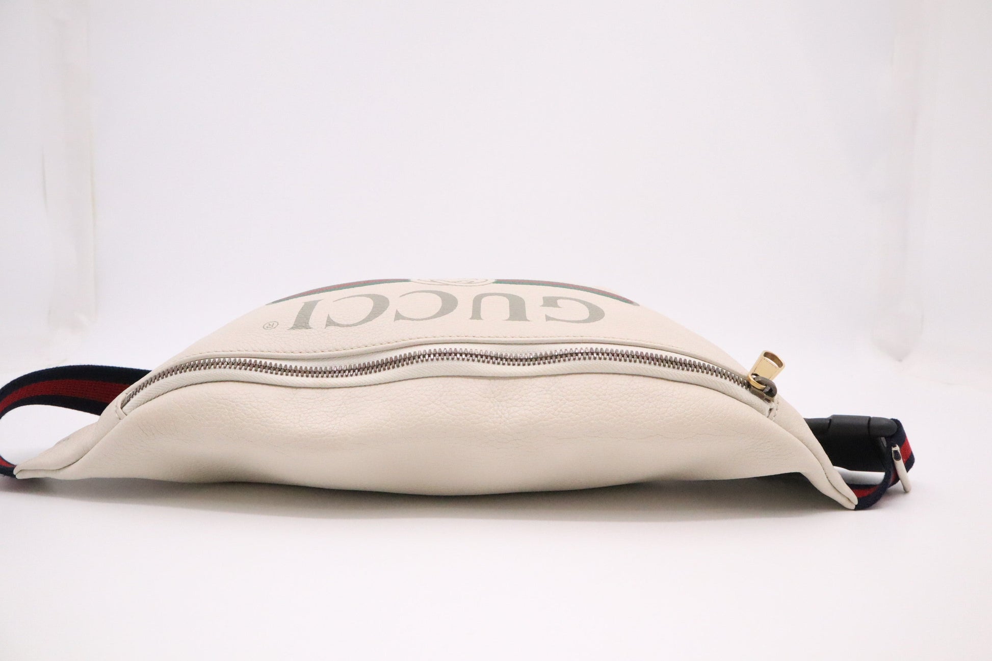 Gucci Waist Bag in White Leather