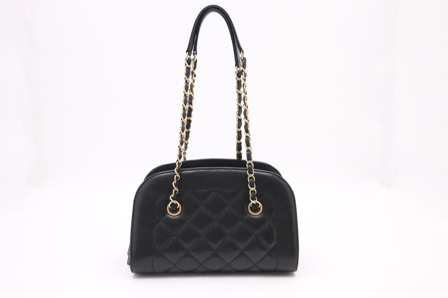 Chanel Shoulder Bag in Black Leather
