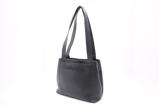 Chanel Shoulder Bag in Black Caviar Leather