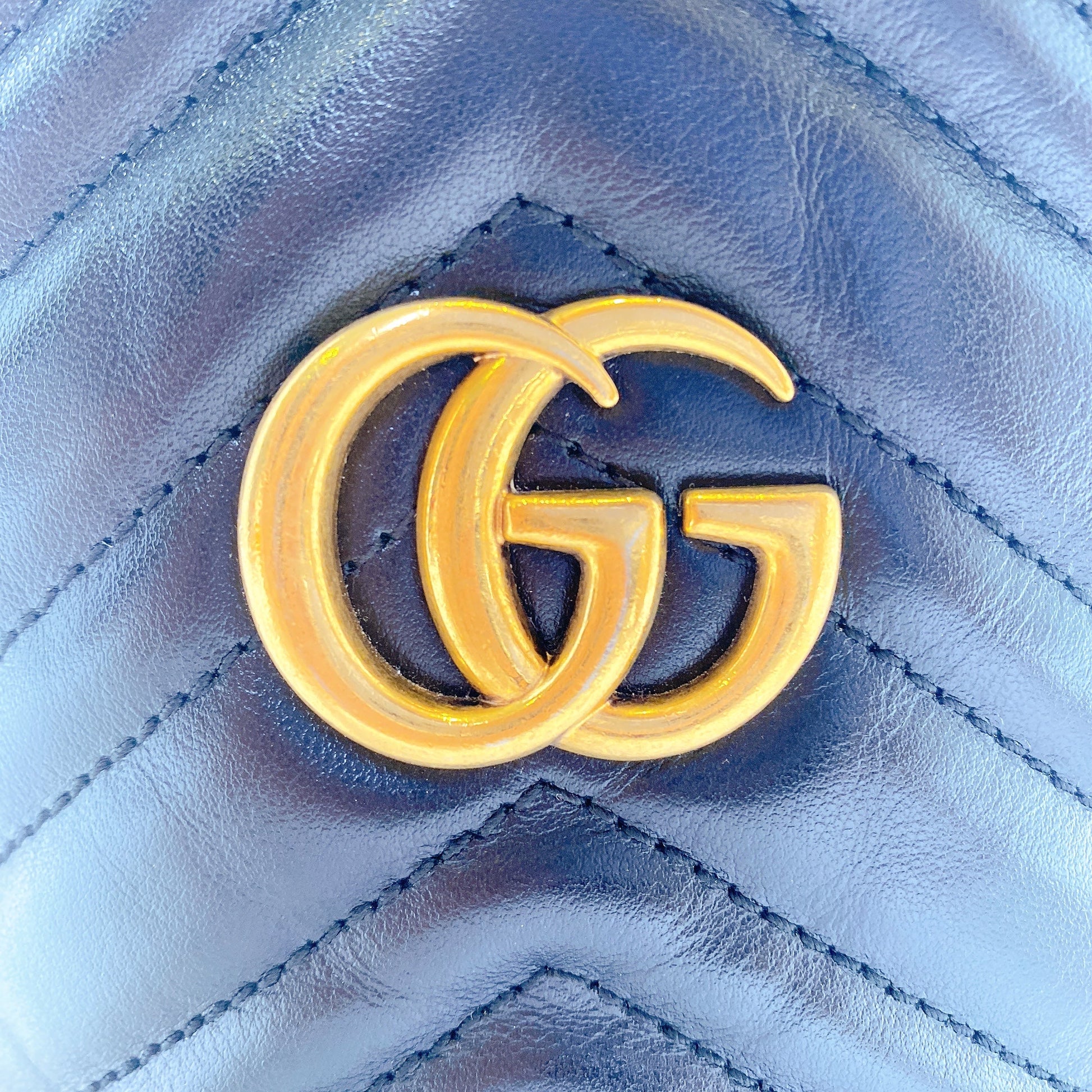 GUCCI MARMONT BUCKET BLACK