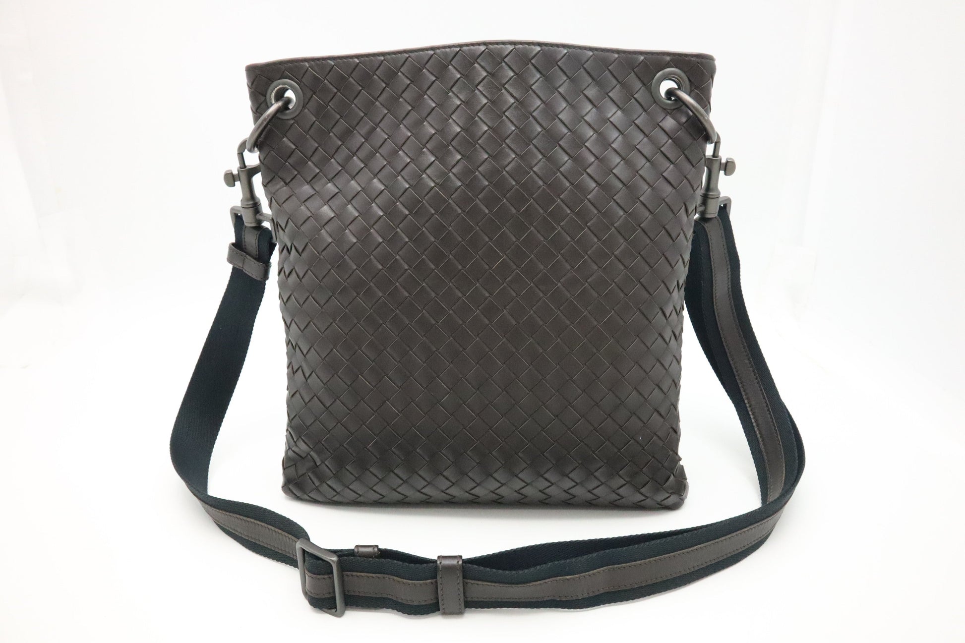 Bottega Veneta Crossbody in Dark Brown Intrecciato Leather