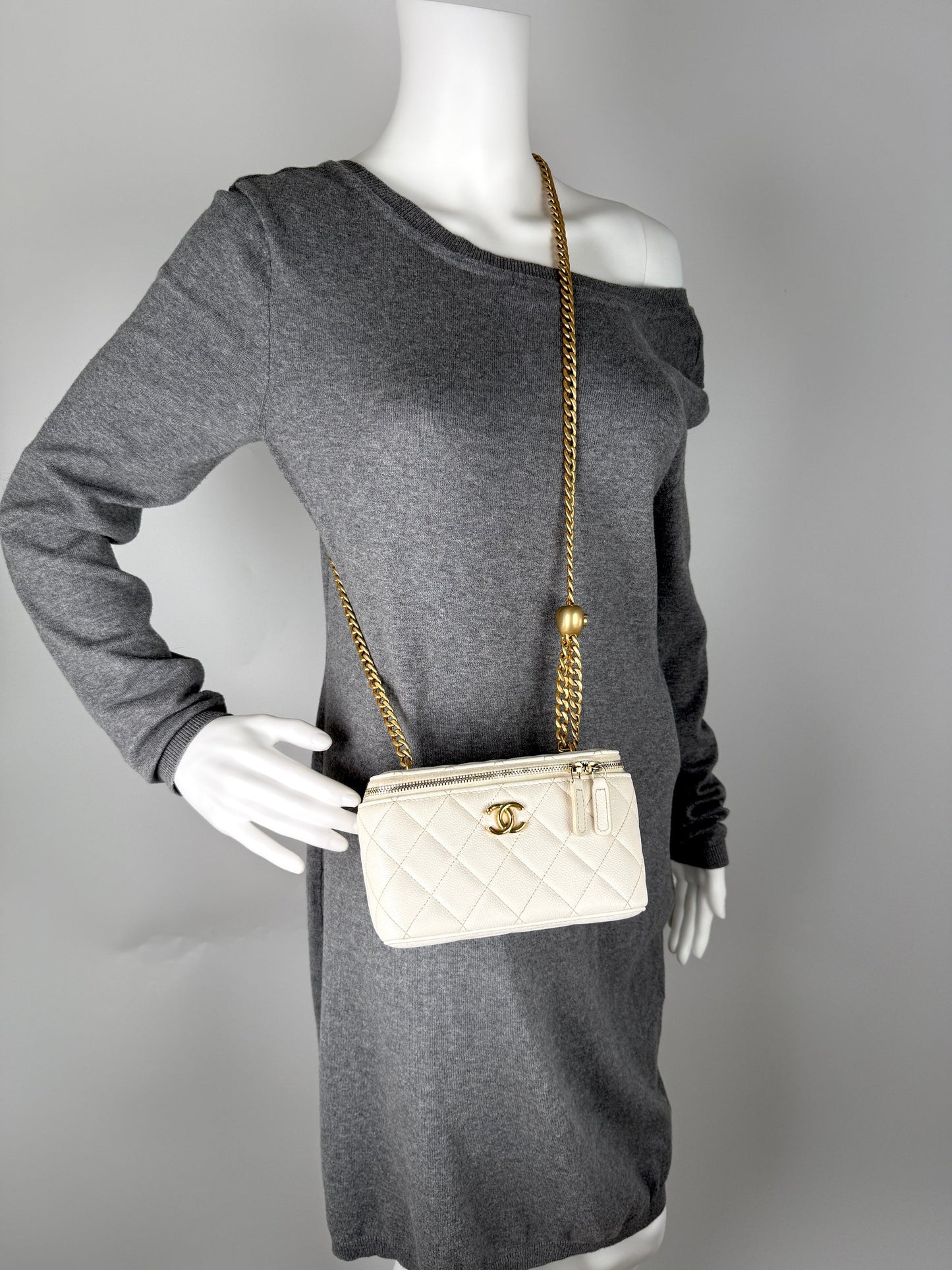 CHANEL White Sweetheart Caviar Vanity Case CC Chain Crossbody Bag