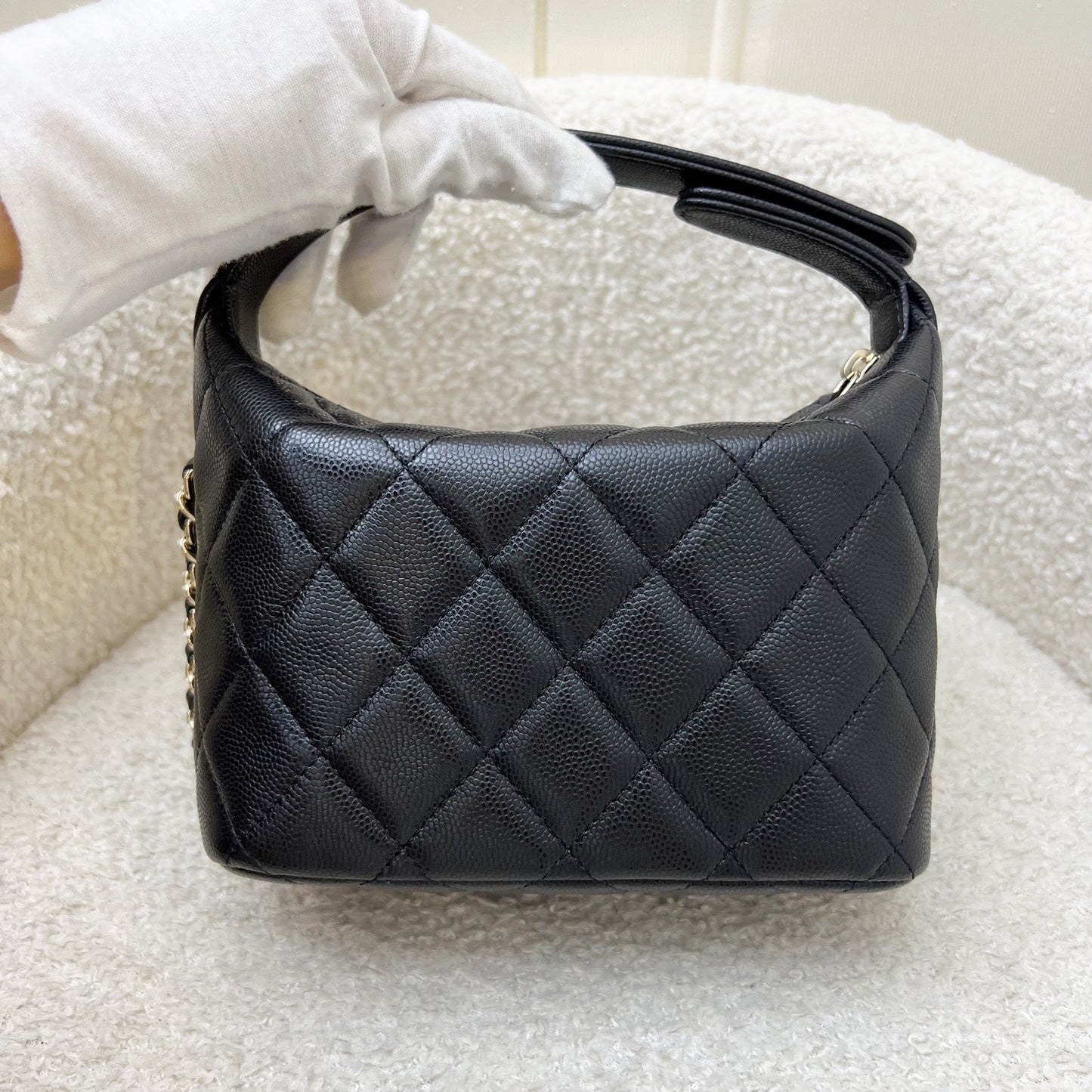 Chanel 25A Quilted Hobo Clutch on Chain in Black Caviar and LGHW Shoulder Bag