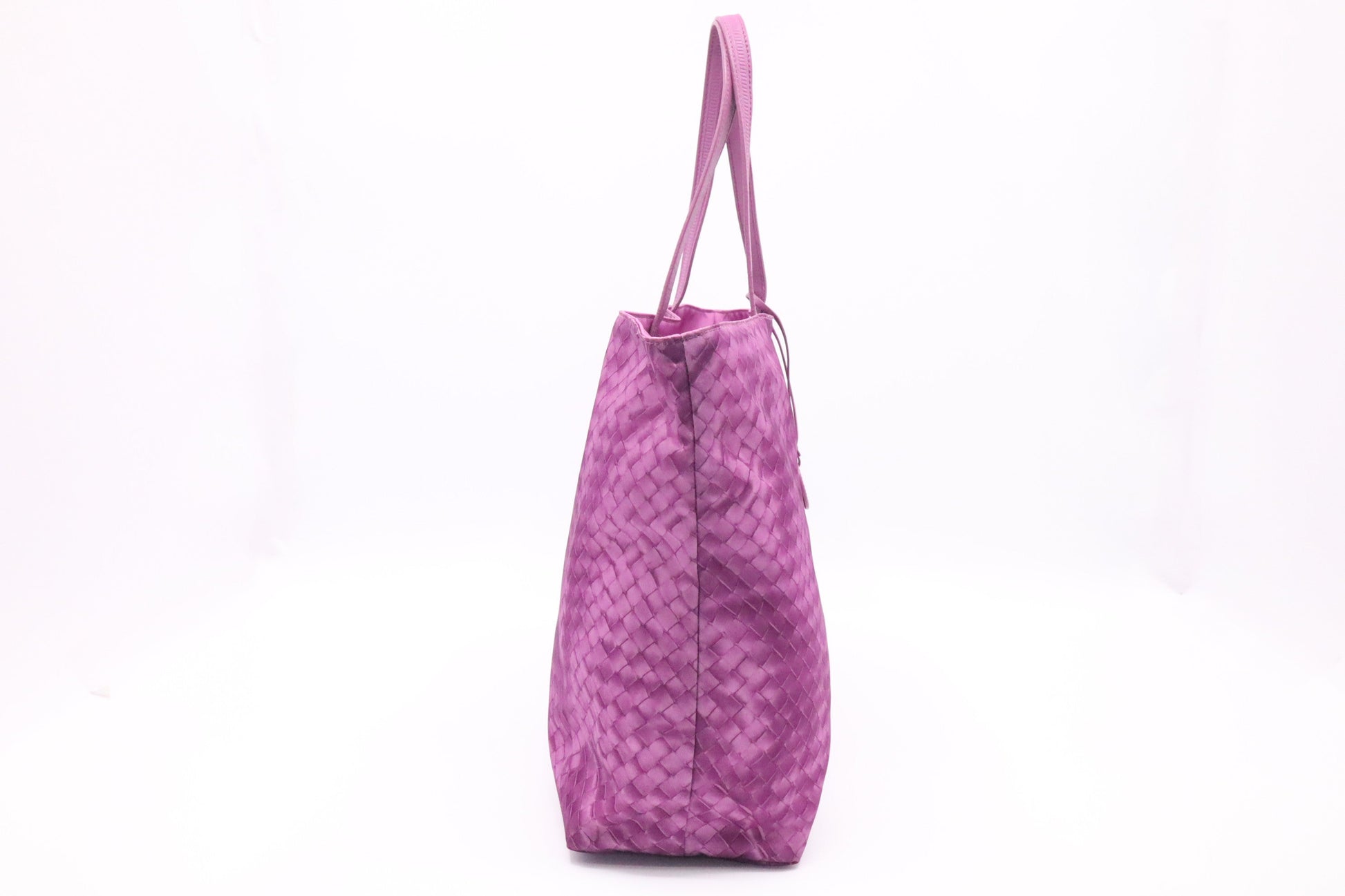 Bottega Veneta Tote in Purple Nylon