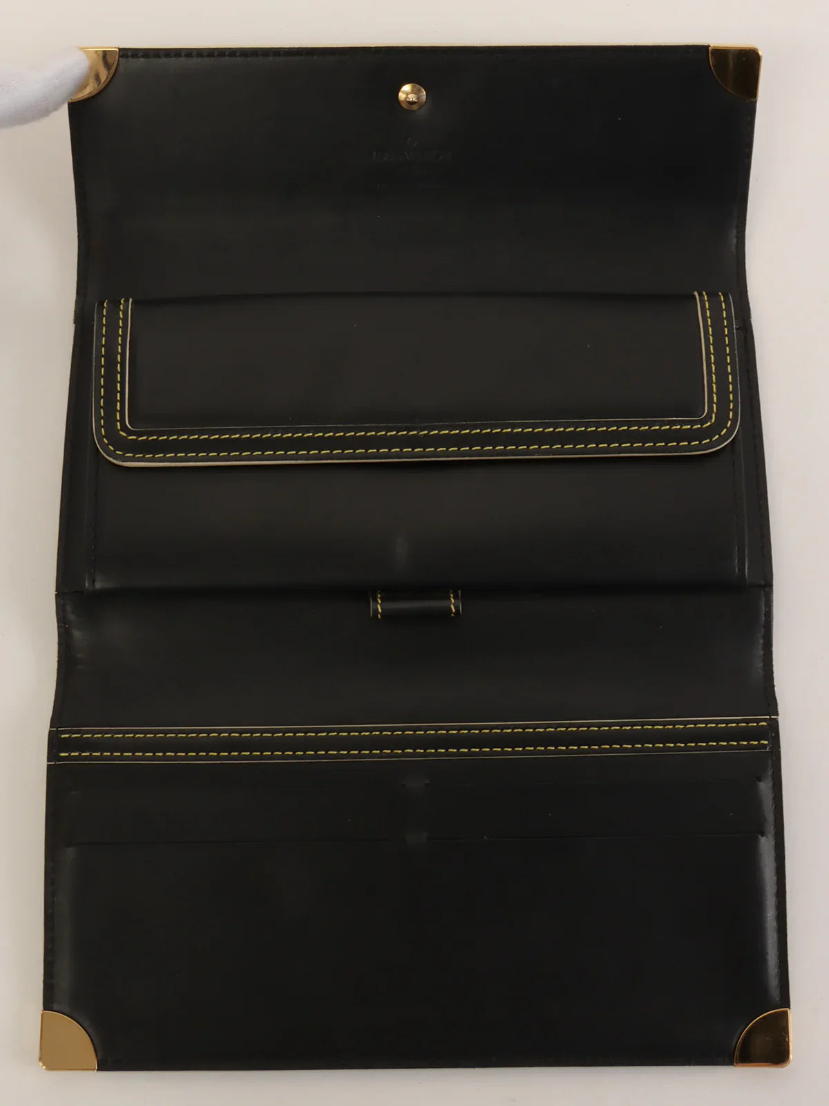 LOUIS VUITTON 2005 Made Porte Tresor International Black