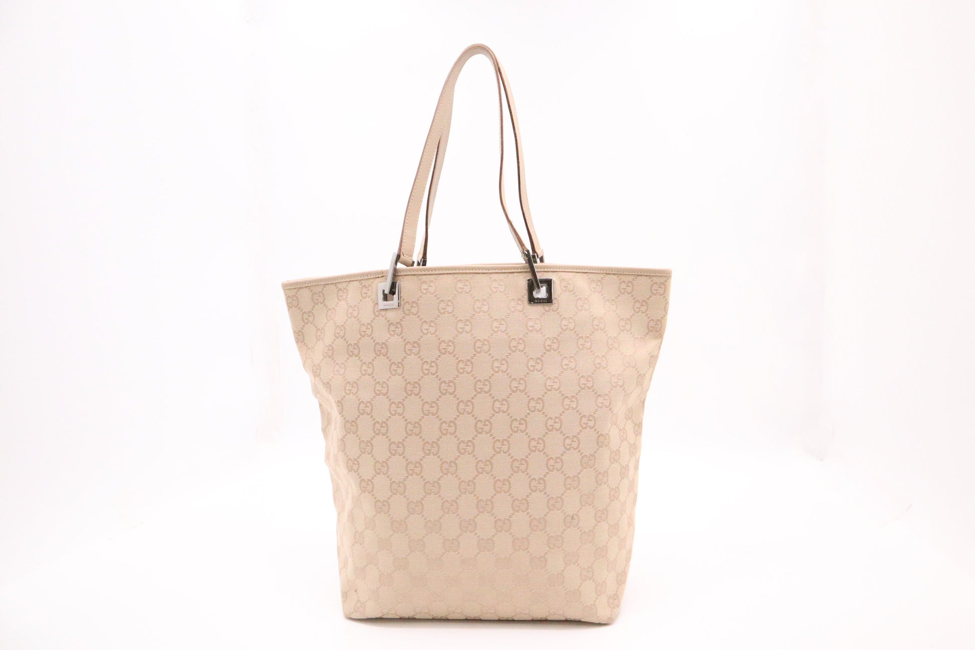 Gucci Shoulder Bag in Beige GG Canvas