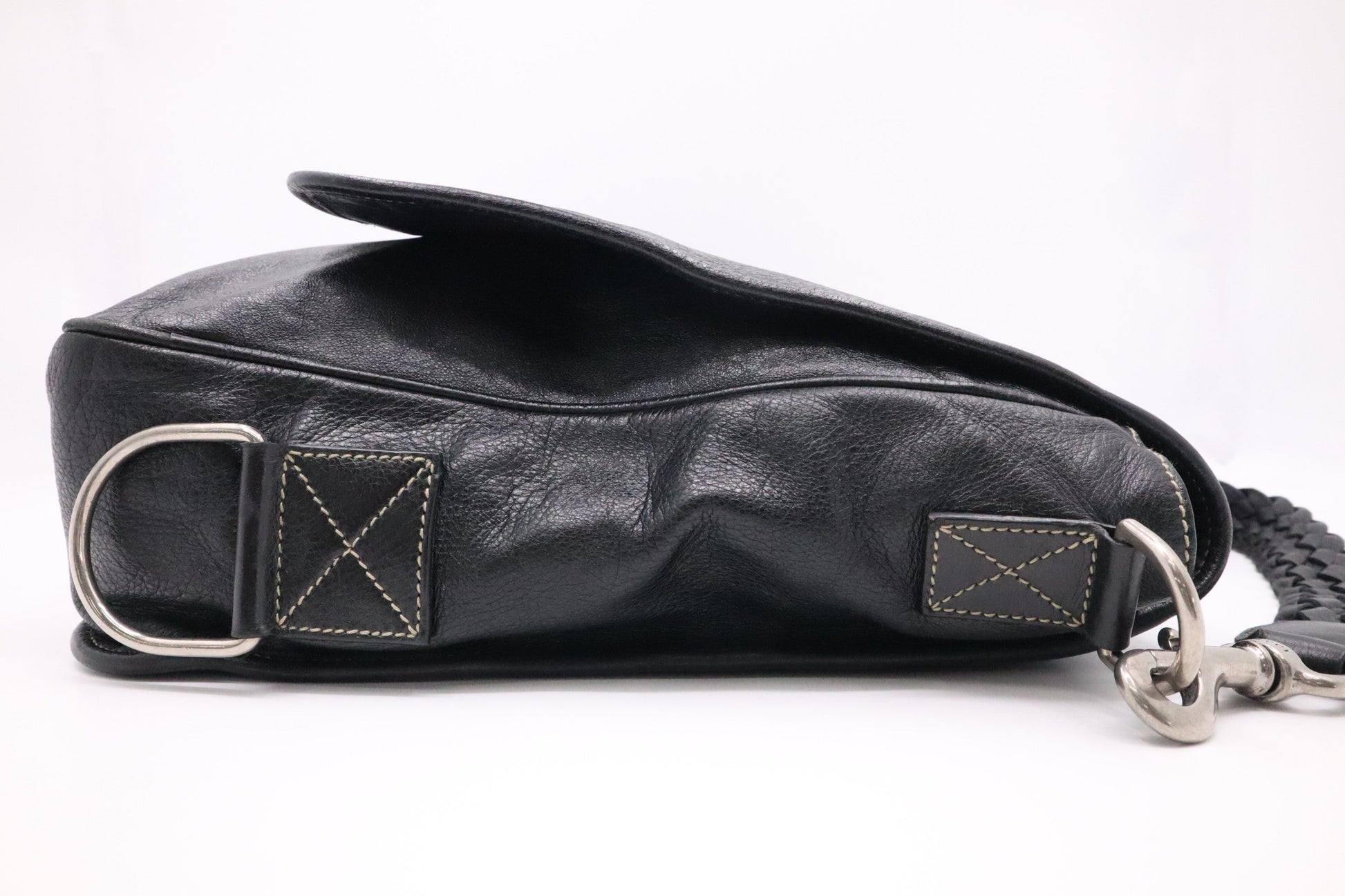 Gucci Crest Chain Messenger Bag in Black Leather