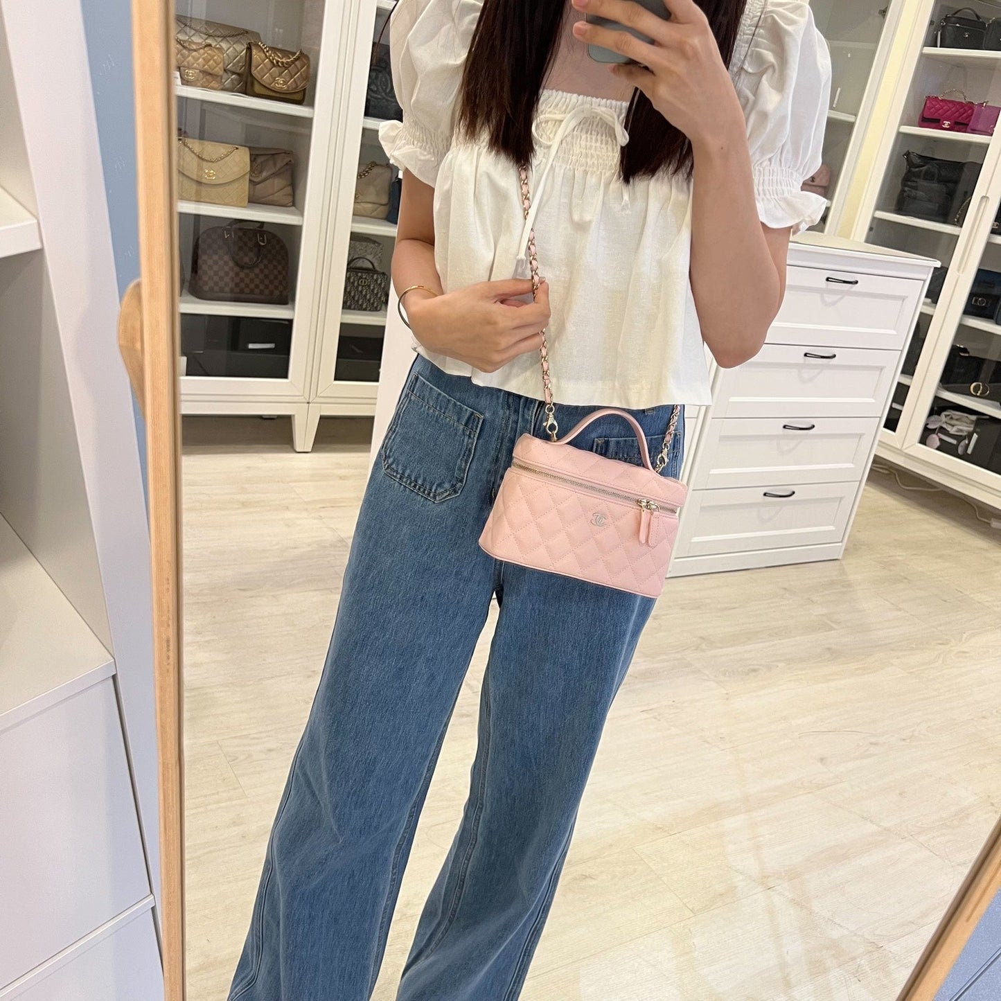 Chanel Vanity / Clutch with Chain (LP Style Bag) in 25S Light Pink Caviar and LGHW (Model: AP4385)