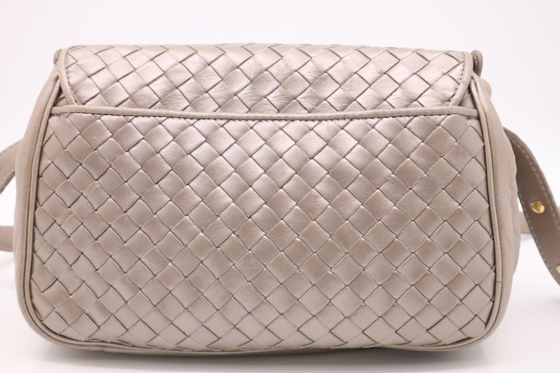 Bottega Veneta Shoulder Bag in Greige Metallic Intrecciato Leather