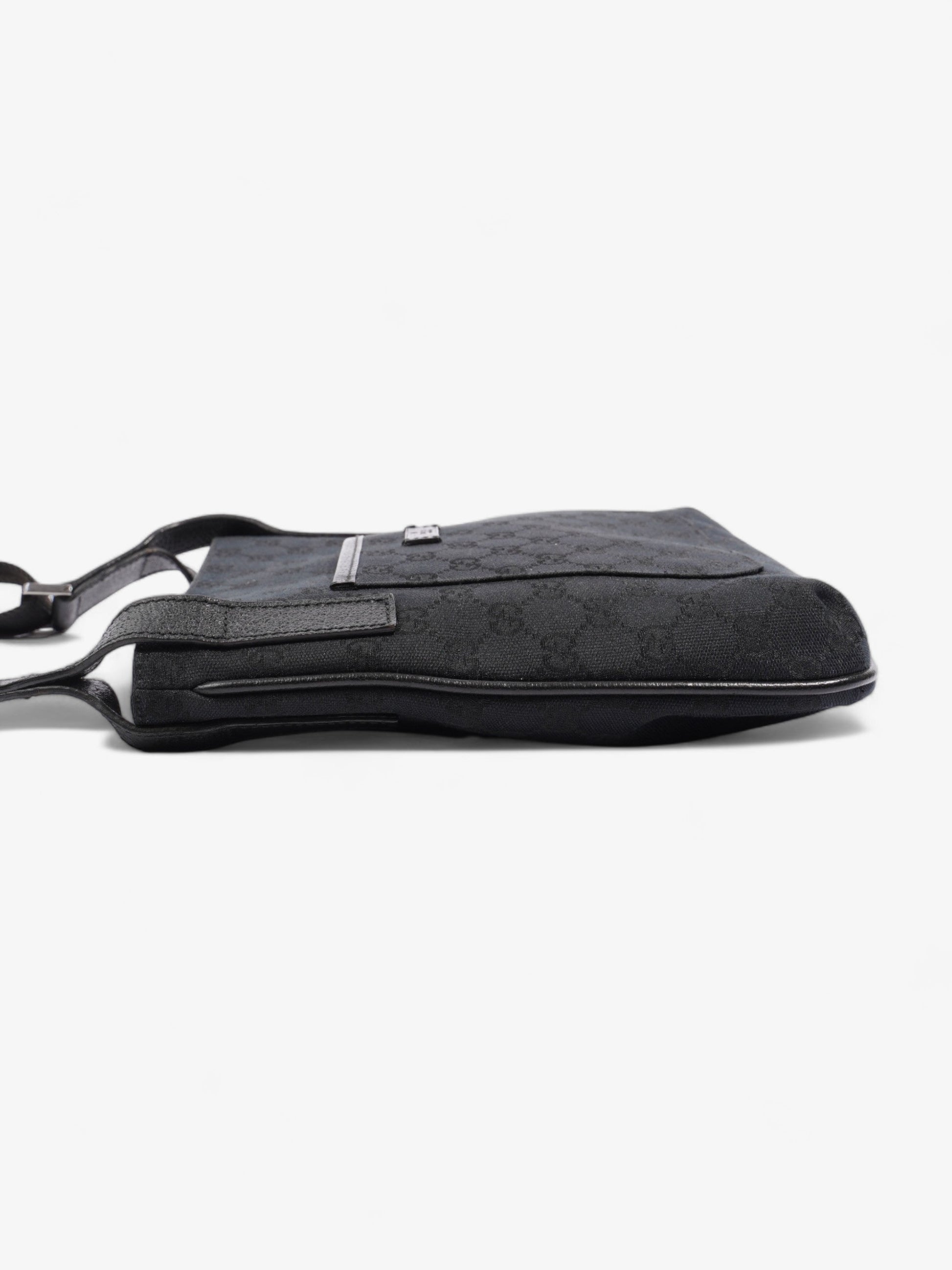 Gucci GG Messenger GG Supreme Canvas