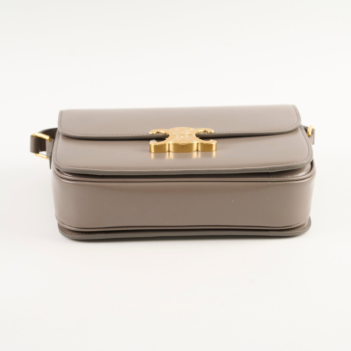 Luxury CELINE Classique Medium Triomphe Bag Pebble