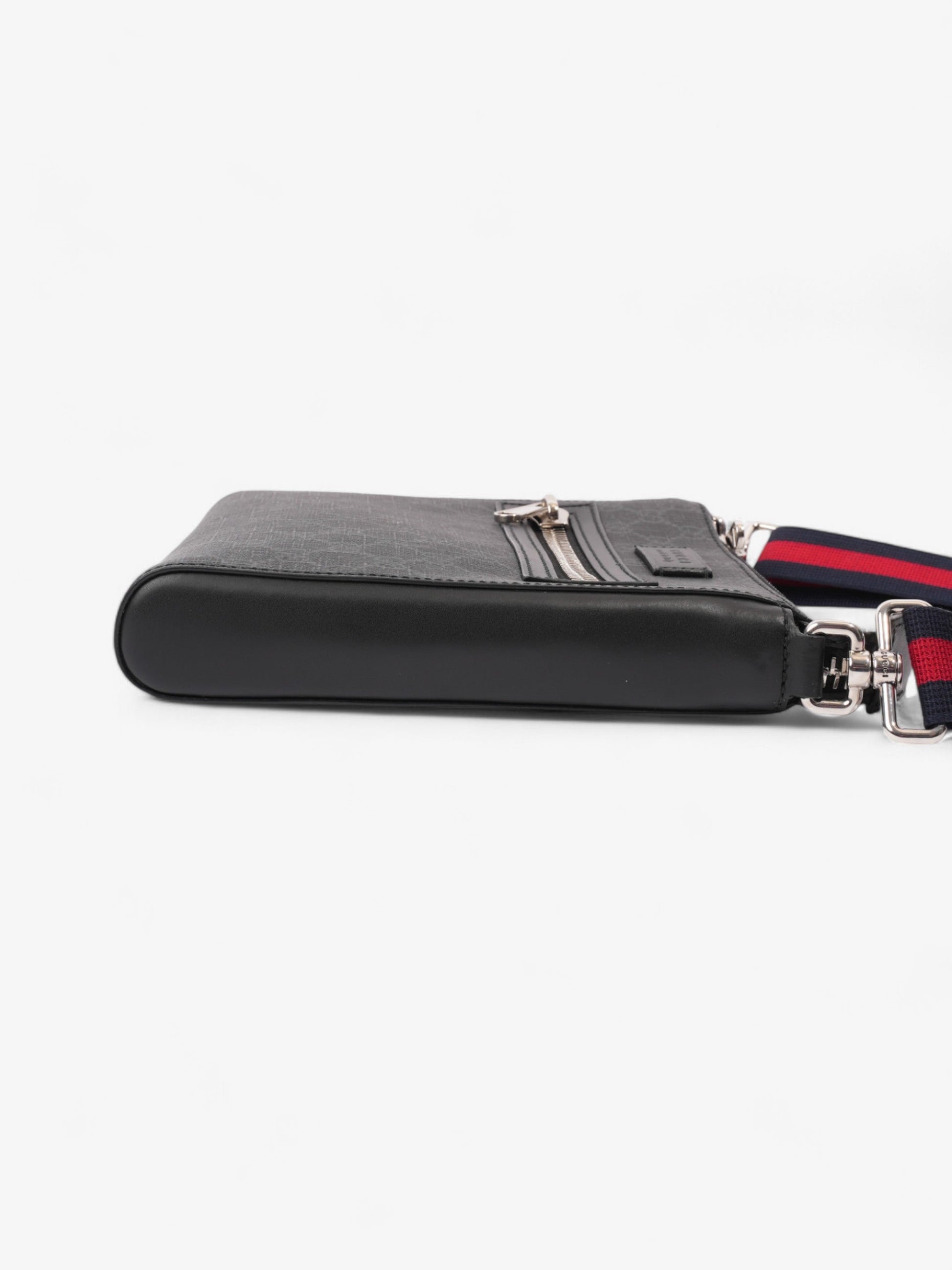 Gucci GG Messenger GG Supreme / Black Coated Canvas