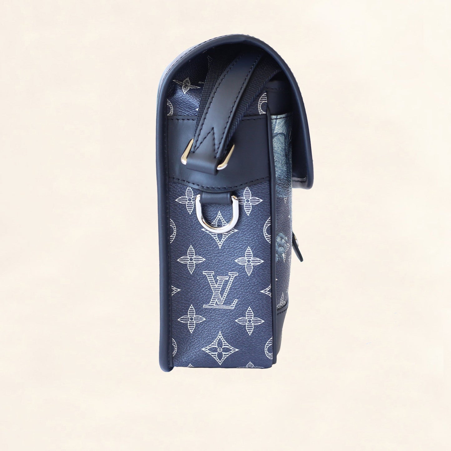 Louis Vuitton | Savane Monogram Chapman Messenger | BB Crossbody