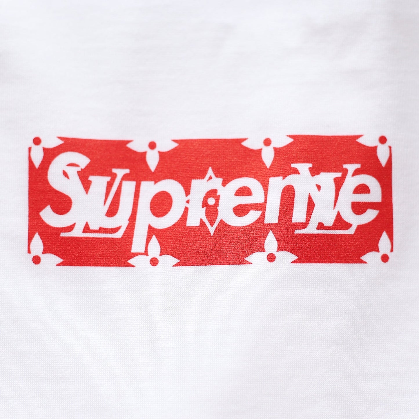 Louis Vuitton | Supreme T-shirt | White Crossbody